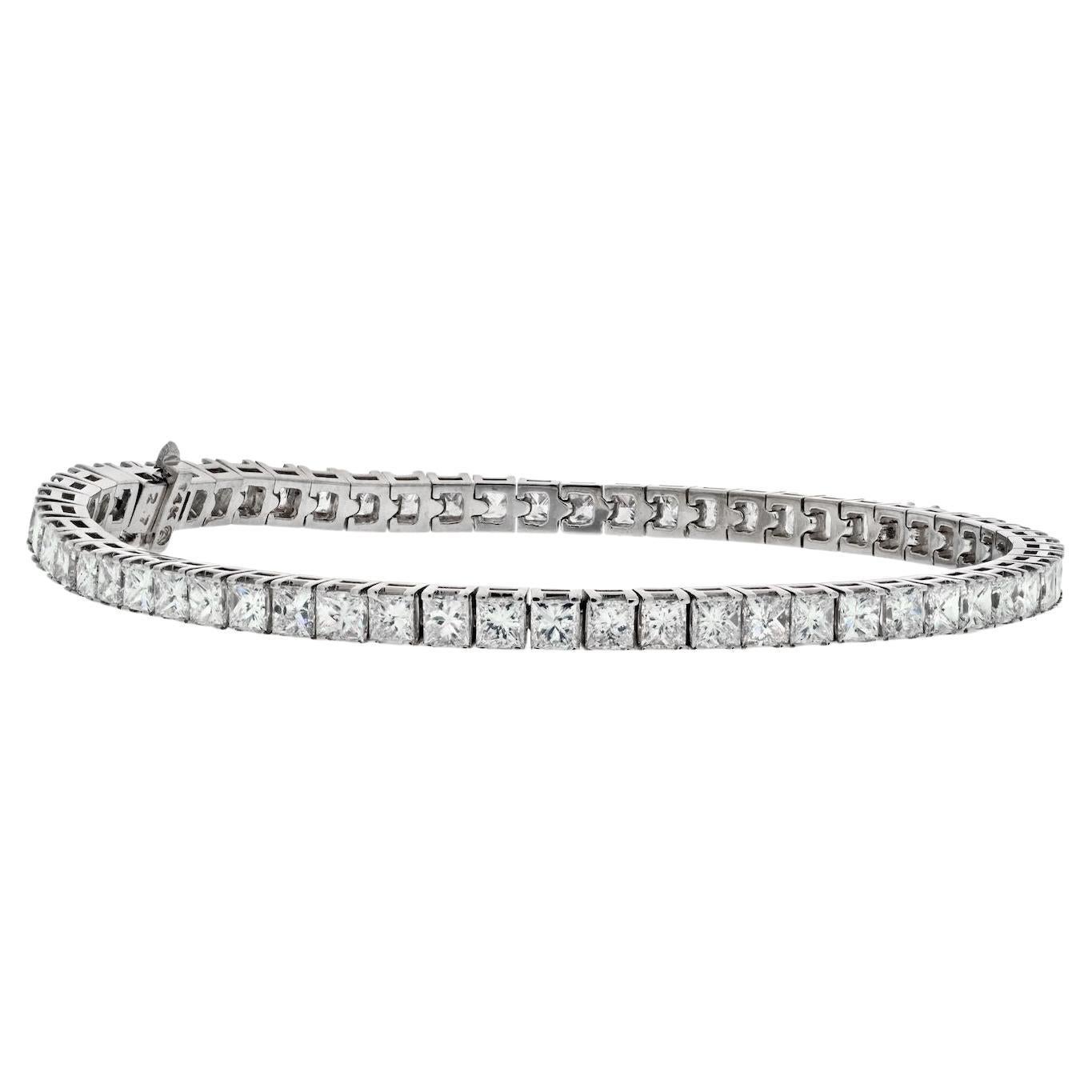 Classic diamond bracelet with princess cut diamonds mounted in 14k white gold. Embrace your wrist with this lovely sparkle of princess cut diamonds, elegant and delicate yet beautiful as a gift for your loved one. 
Length: 7 inch.
Color: F-G