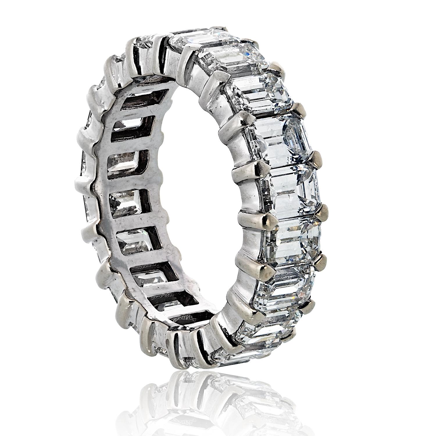 Moderne Bracelet éternité en or blanc 14K avec diamant taille émeraude 7.00cttw en vente