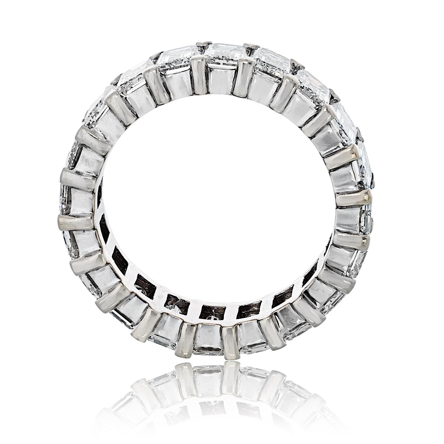 Bracelet éternité en or blanc 14K avec diamant taille émeraude 7.00cttw Excellent état - En vente à New York, NY