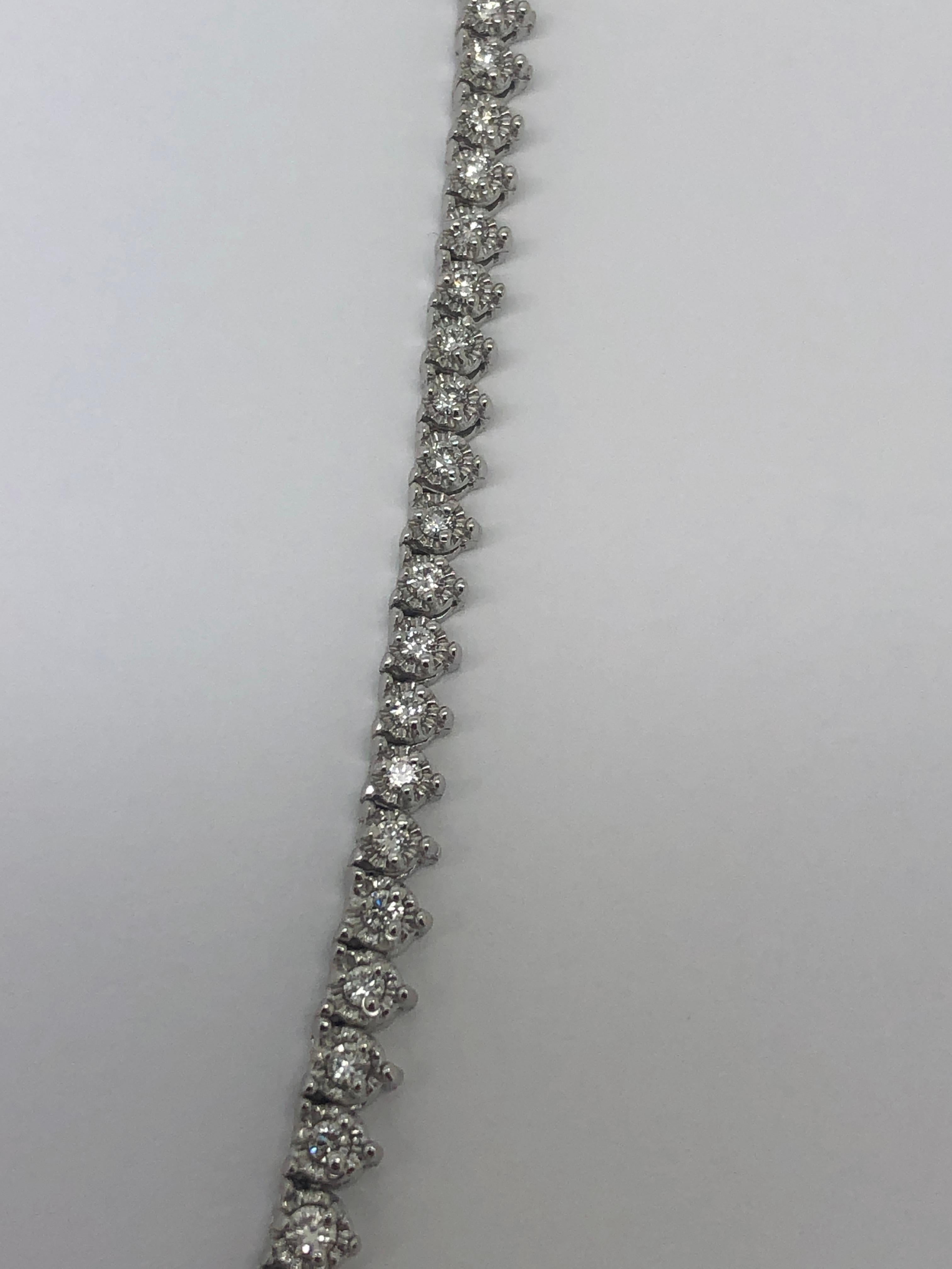 14K White Gold 7.00ctw F VS1 Round Diamond Graduated Tennis Necklace In New Condition In New York, NY