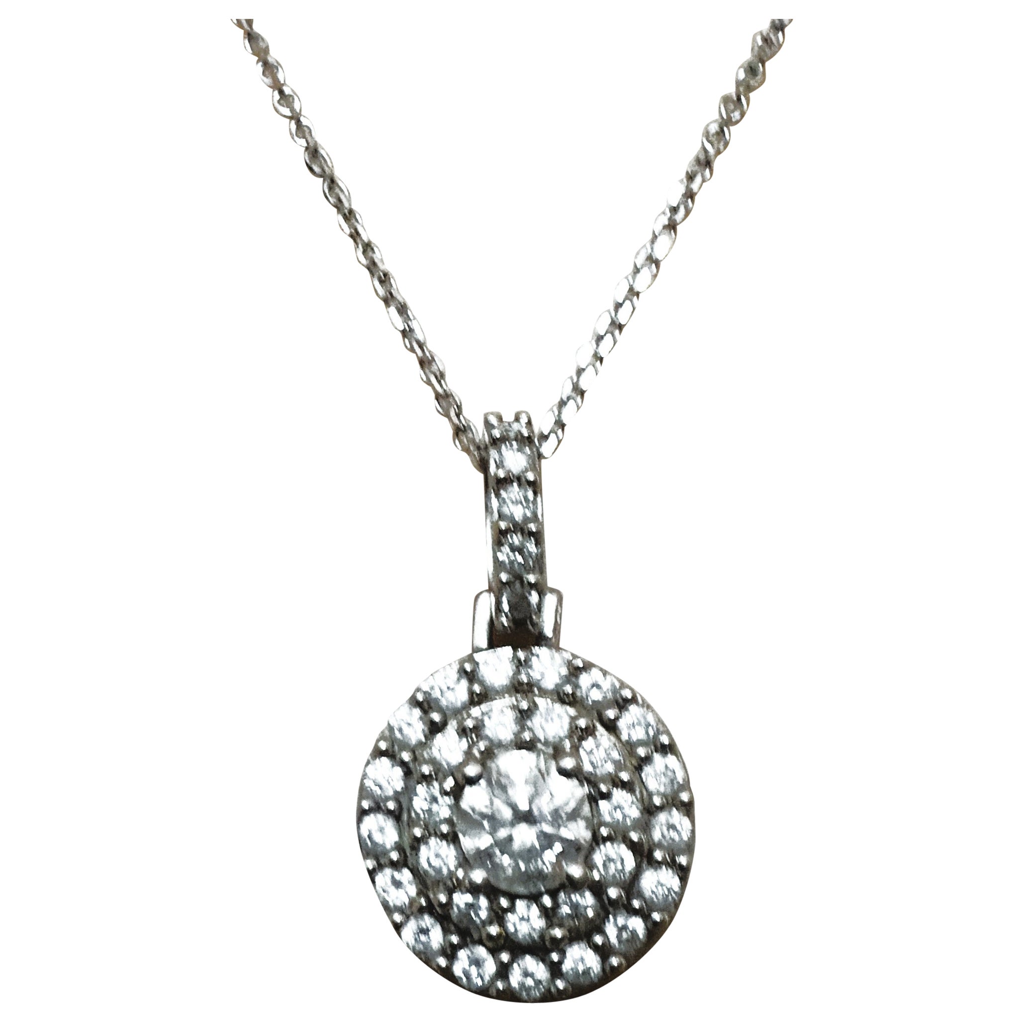 Collier en or blanc 14K avec pendentif halo en diamant de 0,73 carat 18 pouces