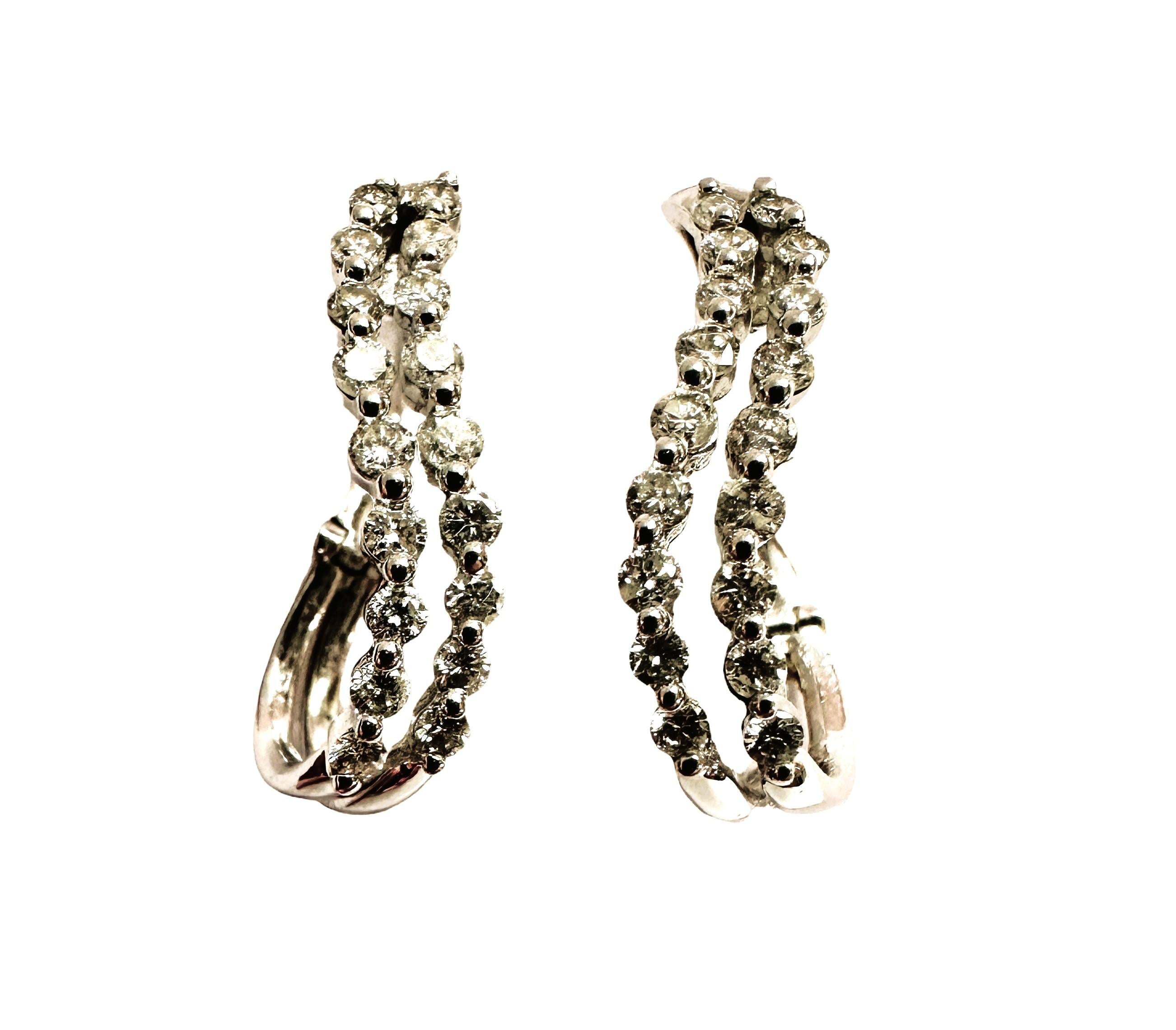 14k White Gold .75 ct Diamond Curve Earrings w Appraisal In Excellent Condition For Sale In Eagan, MN