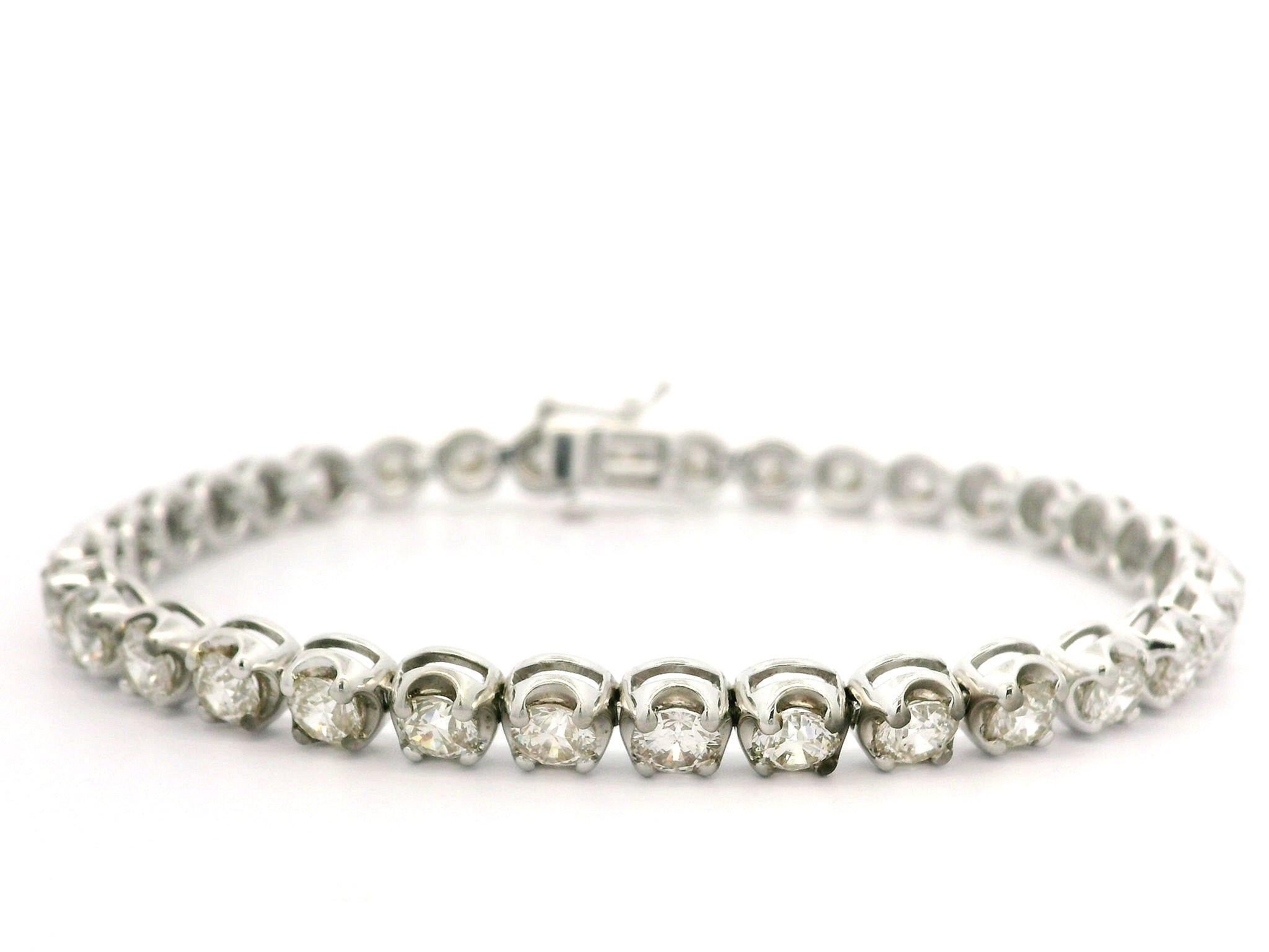 14k White Gold 7.5ct Large Round Illusion Set Fiery Diamond Line Tennis Bracelet in vendita 1