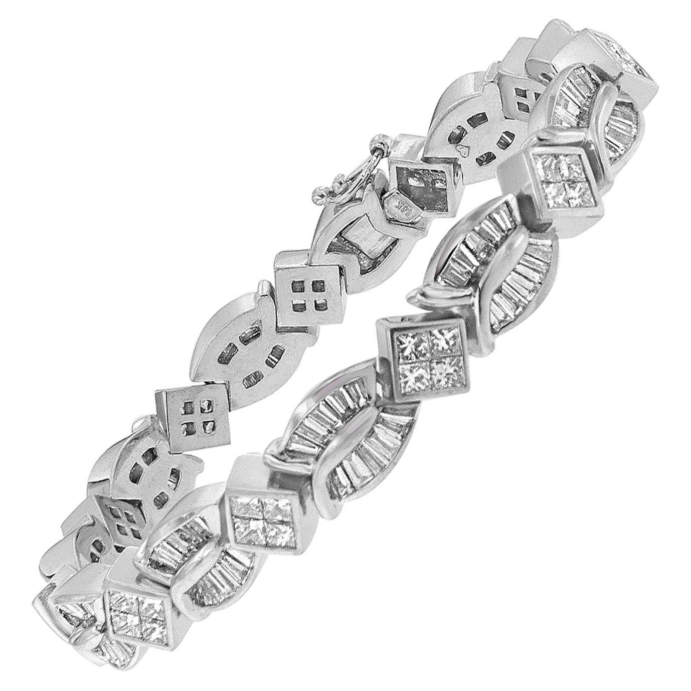 14K White Gold 8 5/8 Carat Princess and Baguette Diamond Geo-Twist Bracelet For Sale