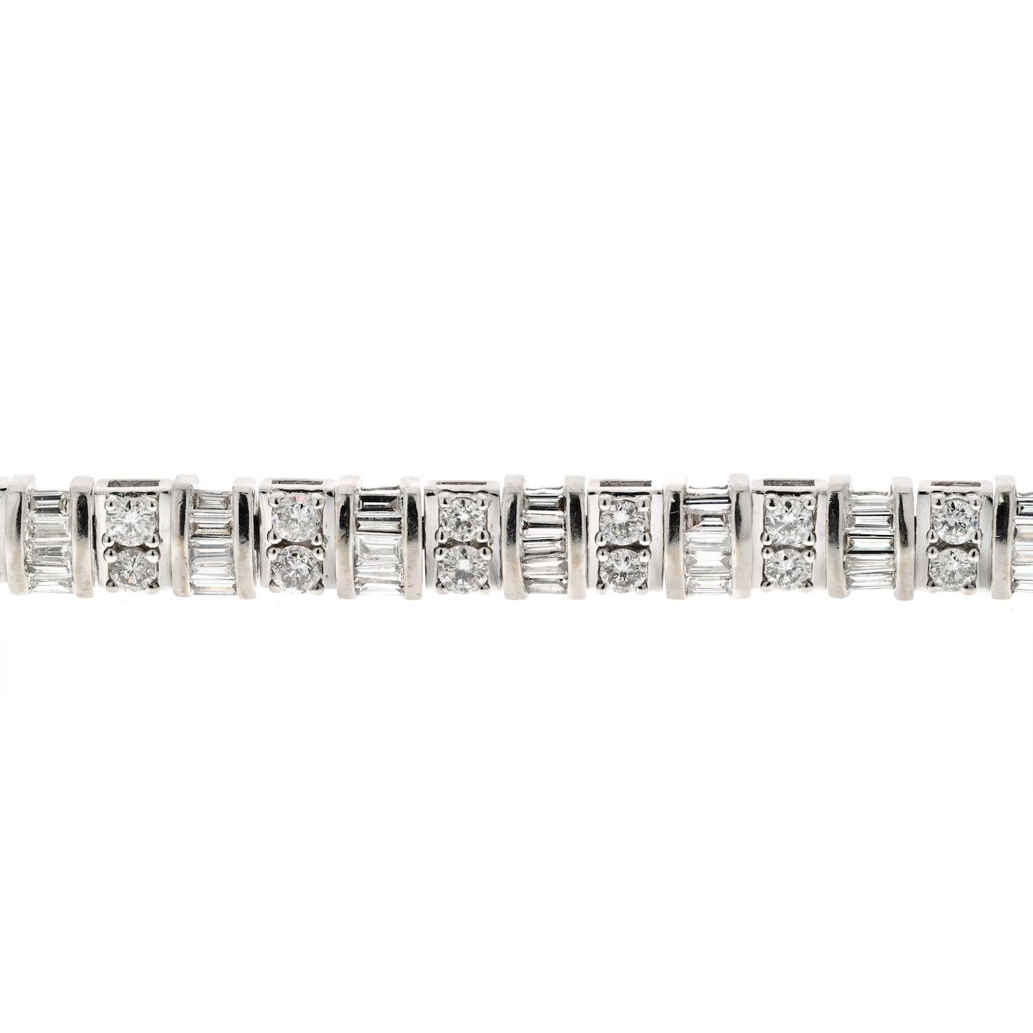 Estate 14K White Gold 8.00cttw Round And Bagette Diamond One Line Bracelet.
Diamond Weight: 8.00cttw.
Quality: H-I color, VS-SI clarity.
Length: 7.5 inches
Width: 6.3mm
Lock: Box clasp with safety.

