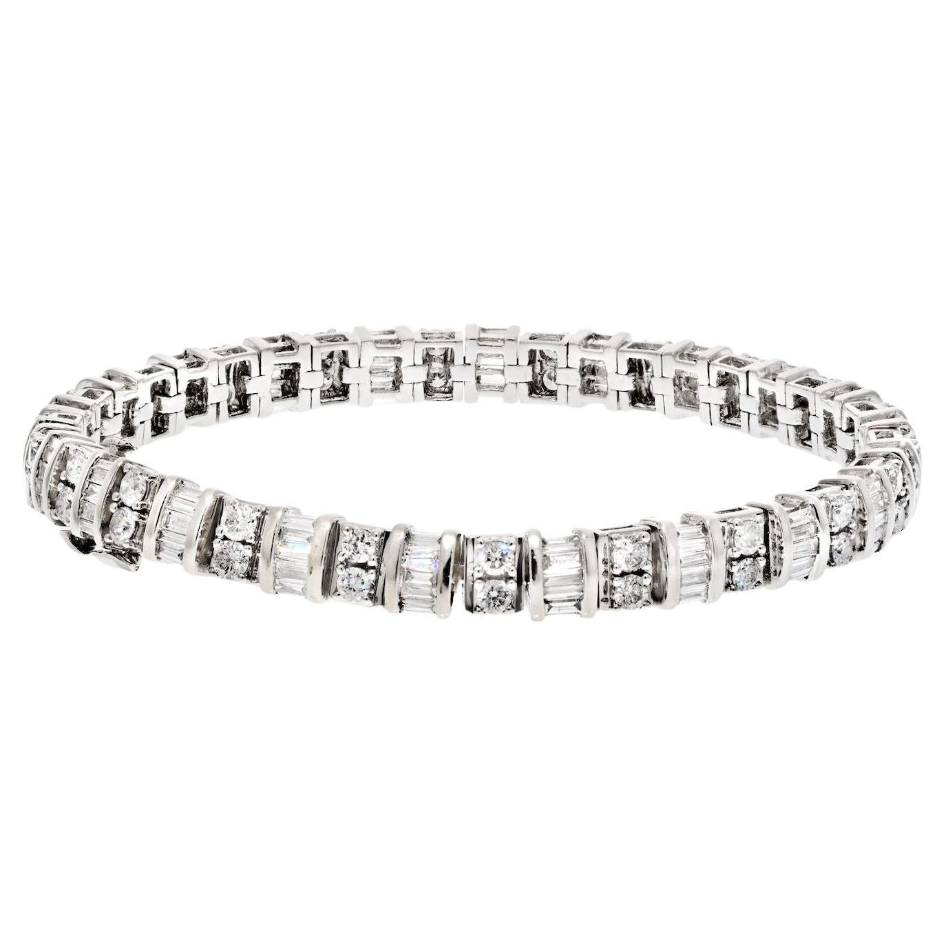 Bracelet d'une ligne en or blanc 14 carats avec diamants ronds et bagettes de 8,00 carats
