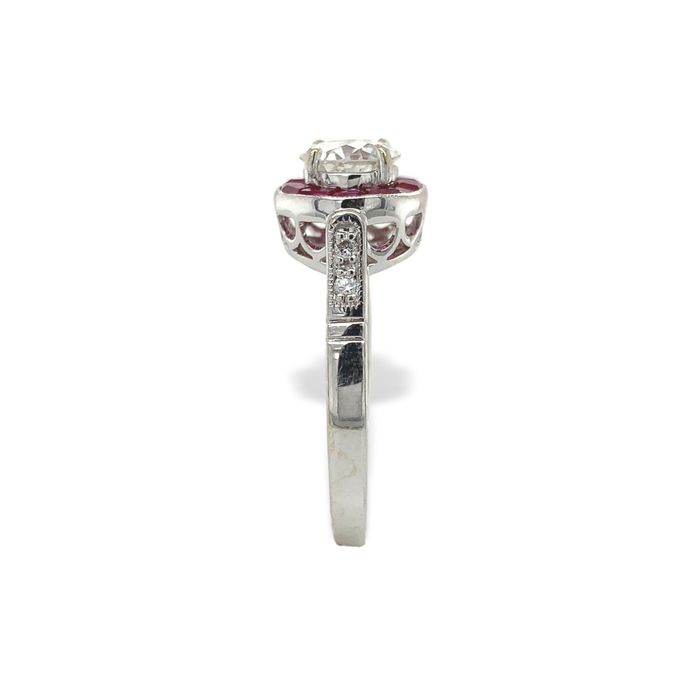 14K White Gold .80ct European Cut Diamond Ring with Ruby Halo size 6.75 en Excelente estado para la venta en Big Bend, WI