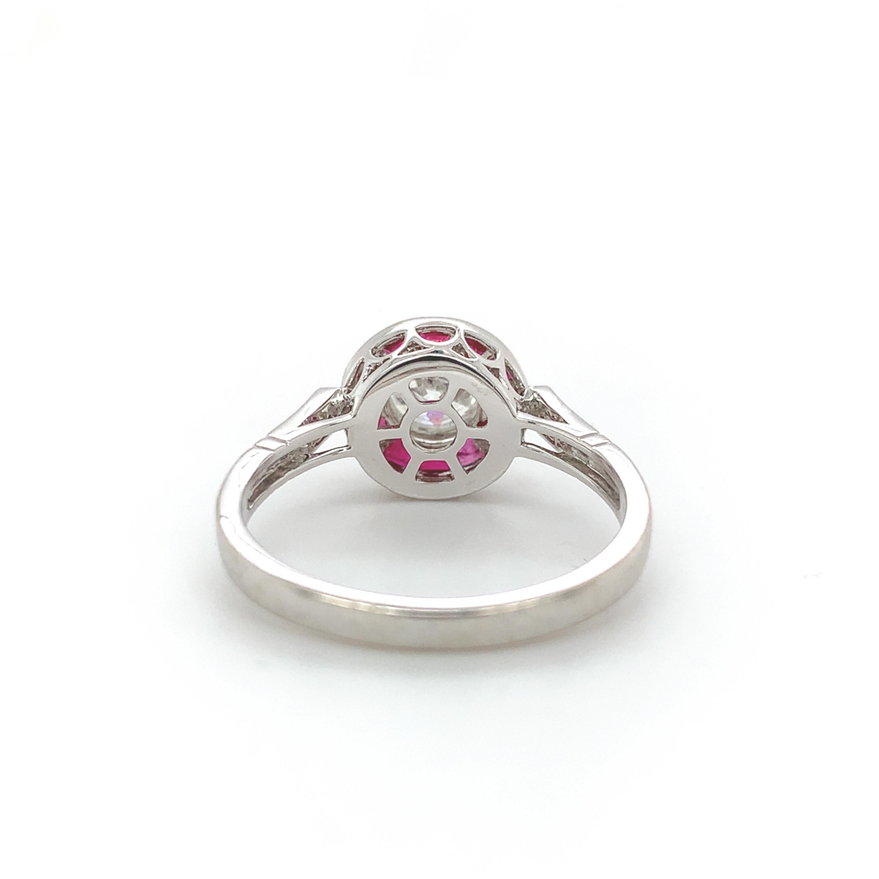 De las mujeres 14K White Gold .80ct European Cut Diamond Ring with Ruby Halo size 6.75 en venta