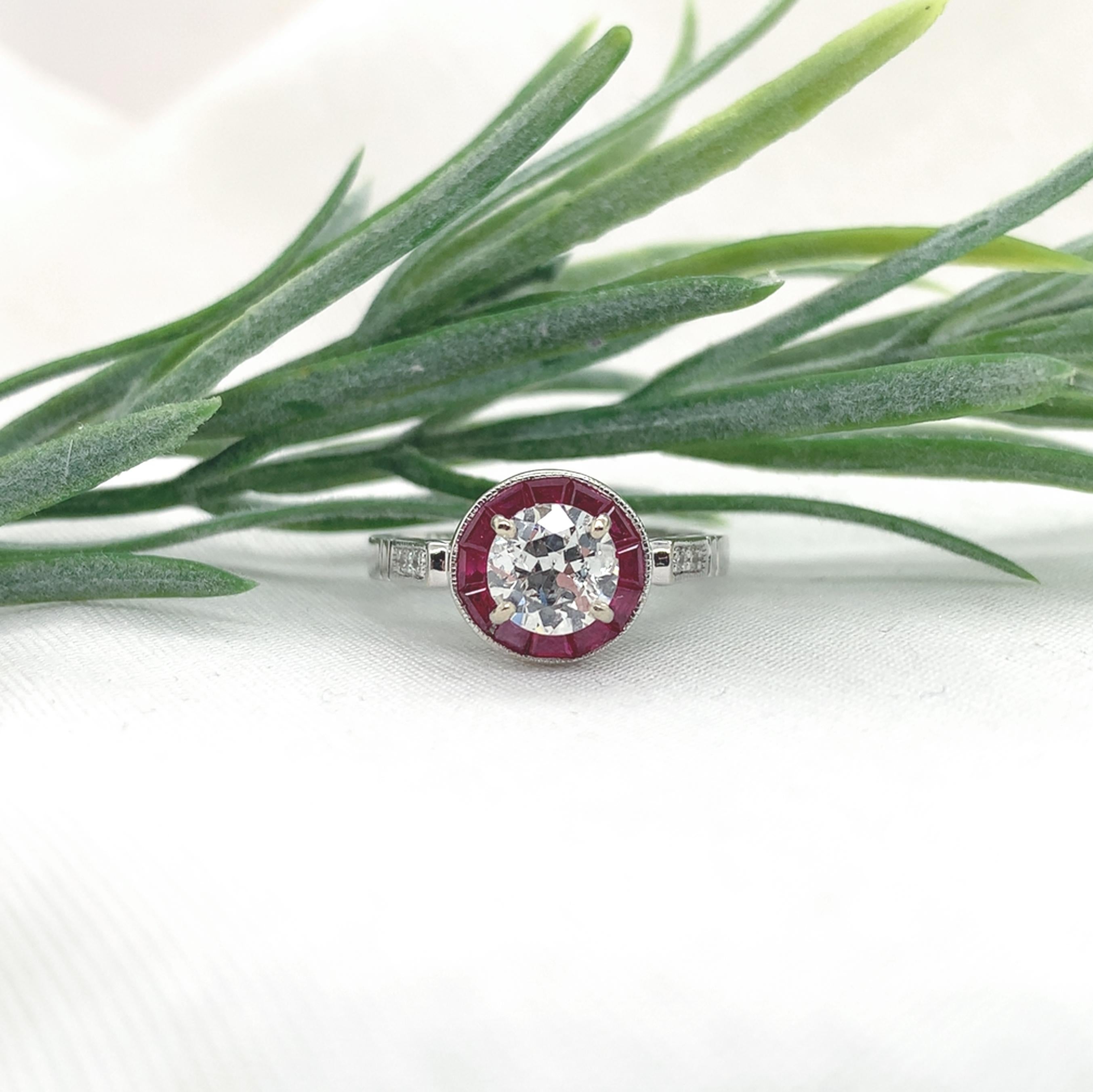 14K White Gold .80ct European Cut Diamond Ring with Ruby Halo size 6.75 en venta 3