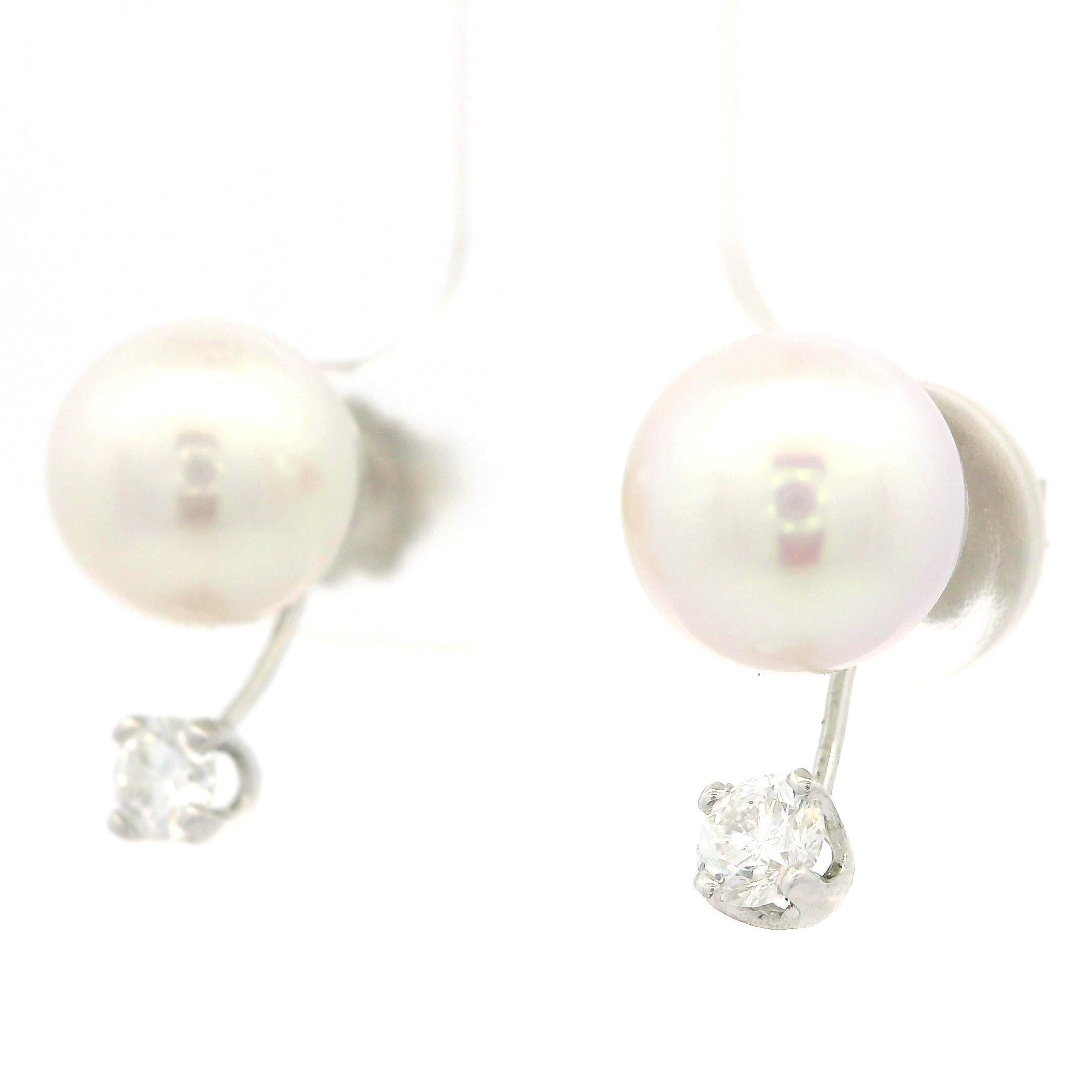 Orecchini in oro bianco 14k con perle coltivate da 8,2 mm e diamanti fluttuanti da 0,28 ct. in vendita 6