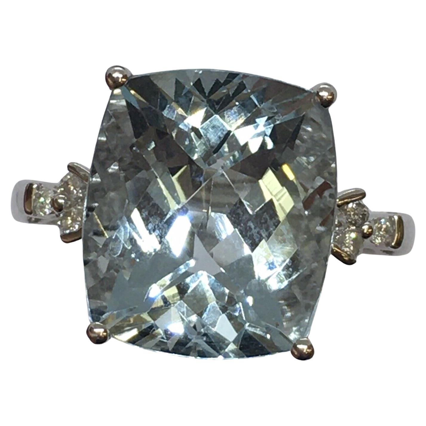 14k White Gold 8.8 Carat Natural Aquamarine Diamond Statement Ring Size 8.5 For Sale