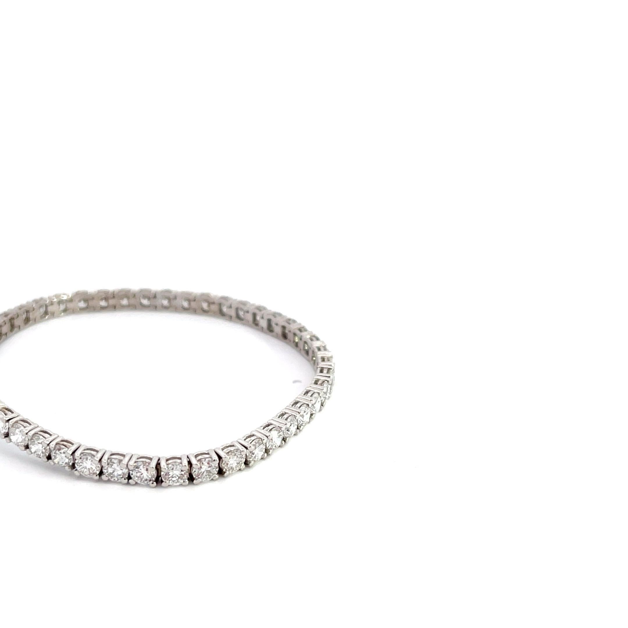 14K White Gold 8ctw Diamond Tennis Bracelet In New Condition For Sale In New York, NY