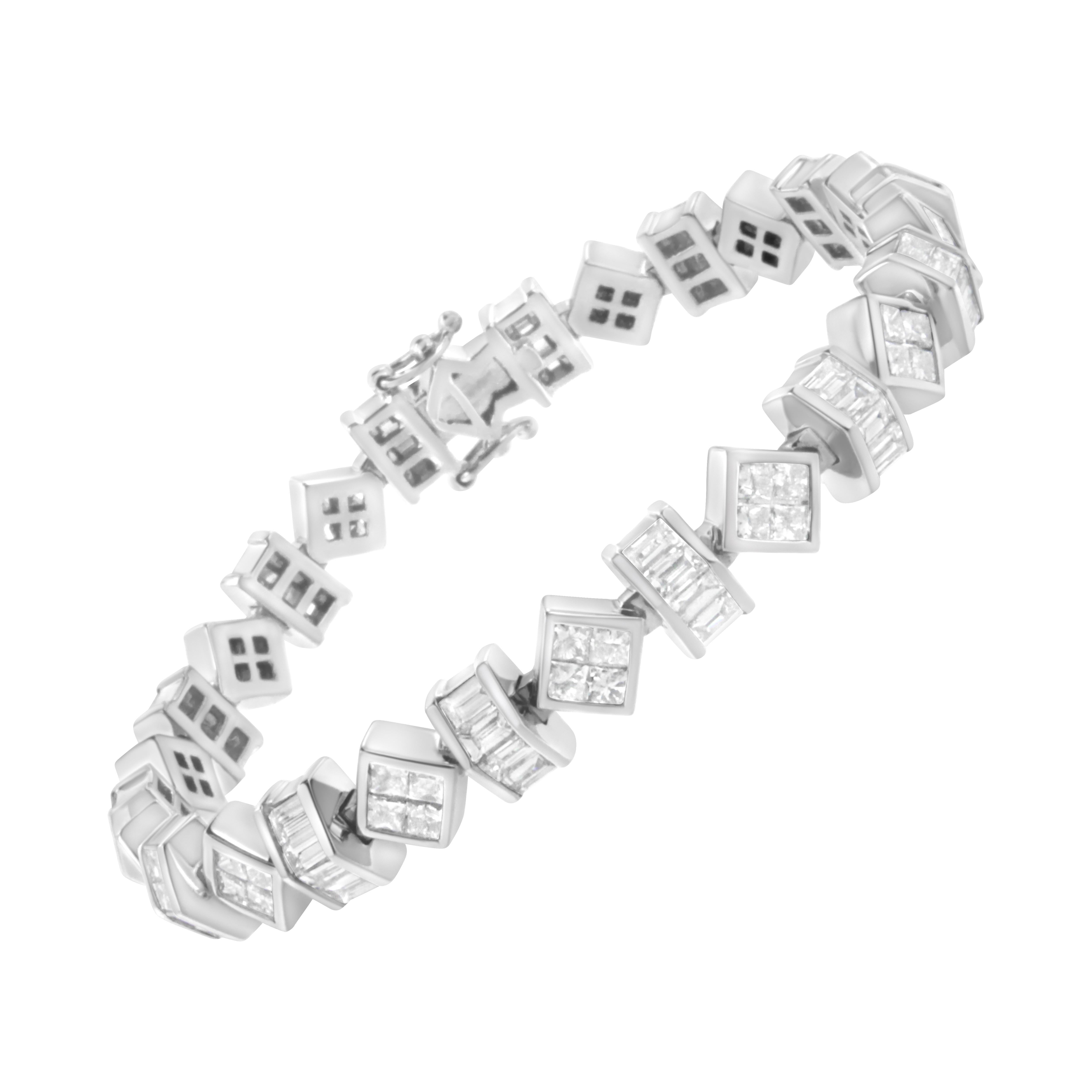 Contemporain Bracelet moderne à maillons en or blanc 14 carats avec diamants taille princesse et baguette de 9 1/4 carats en vente