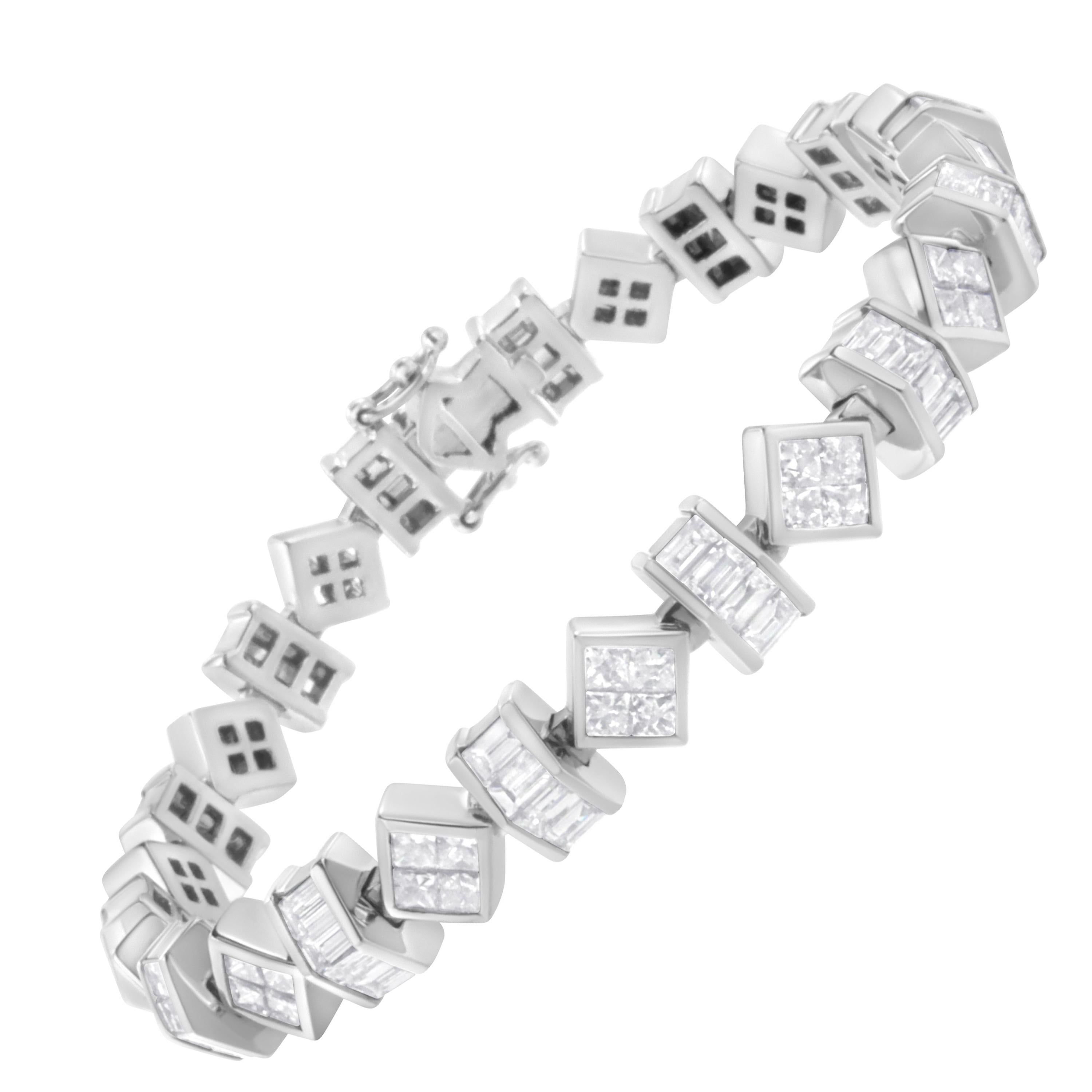 Bracelet moderne à maillons en or blanc 14 carats avec diamants taille princesse et baguette de 9 1/4 carats