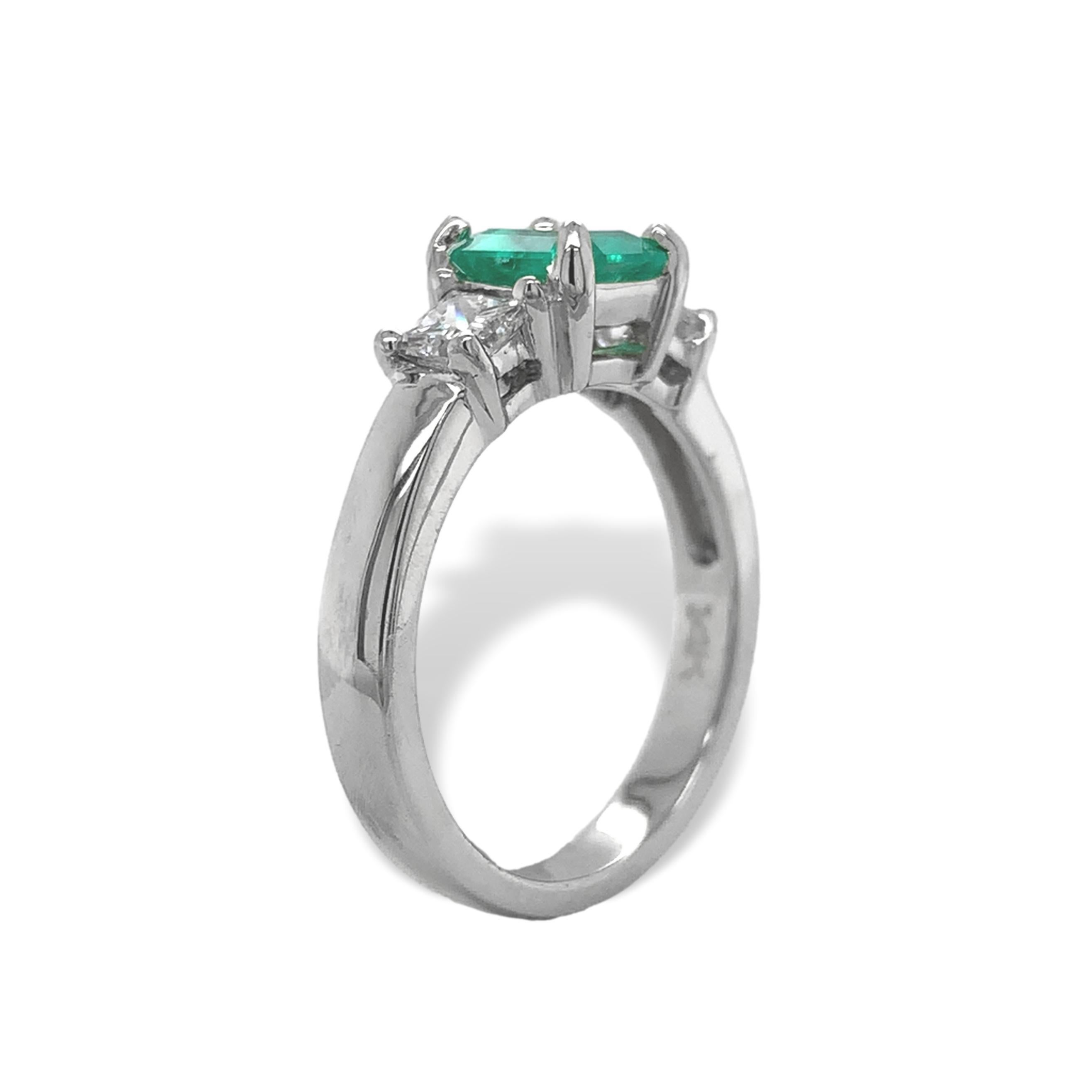 Emerald Cut 14K White Gold .90ct Colombian Emerald & Diamond Ring with Report For Sale
