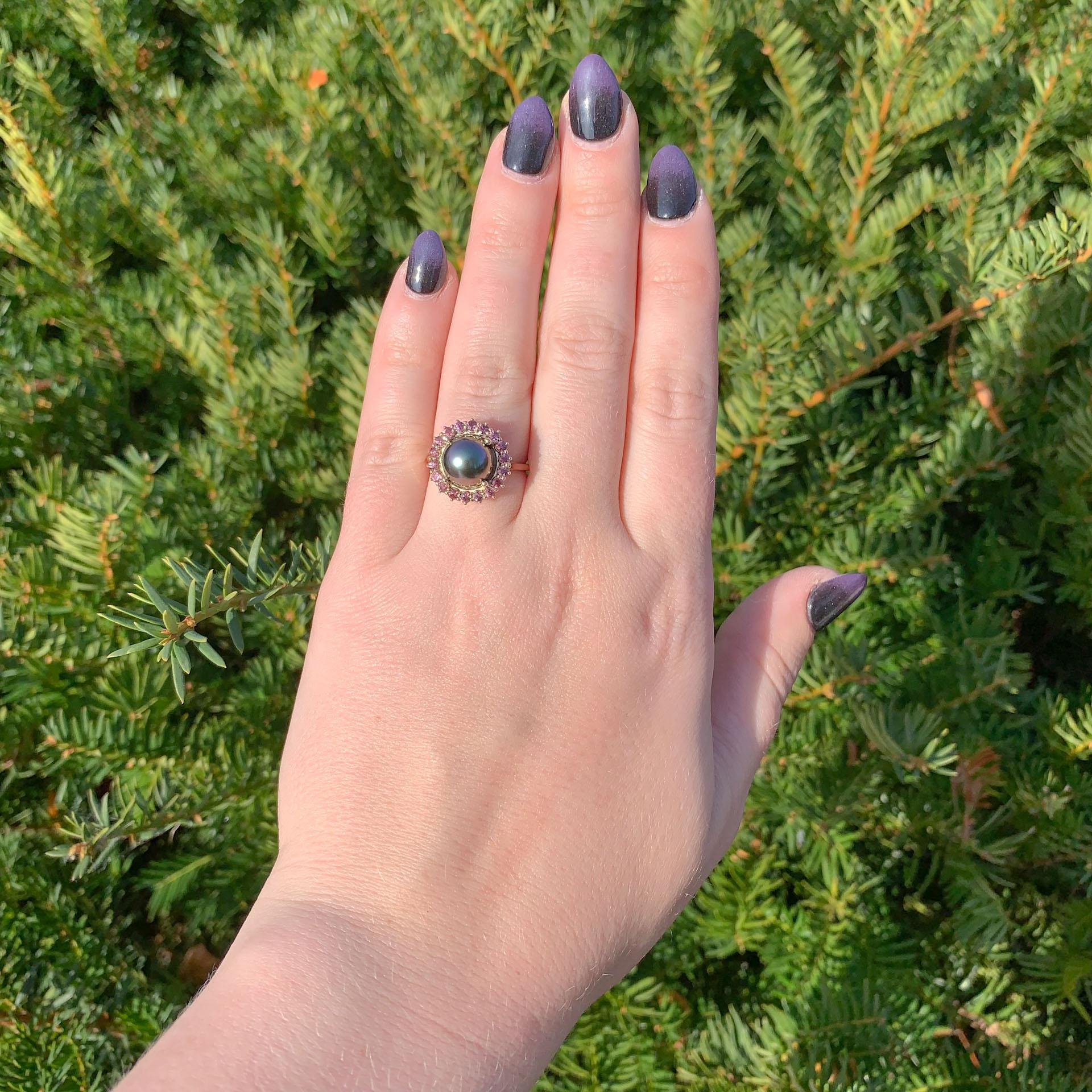 Women's 14K white gold 9.5mm Black Tahitian Pearl and Raspberry Sapphire Ring For Sale