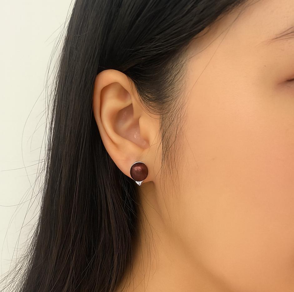 Pendientes Elegantes de Oro Blanco de 14k Perla Marrón Chocolate de 9 mm con Diamante en venta 7