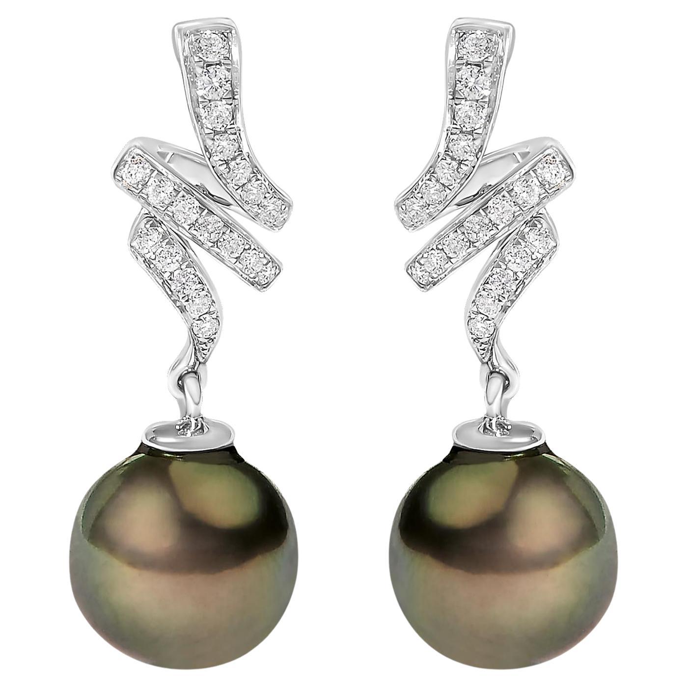 Orecchini pendenti in oro bianco 14K con perle nere coltivate e diamanti da 9 mm in vendita