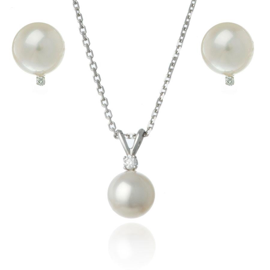Round Cut 14k White Gold Akoya Pearl and Diamond Pendant For Sale