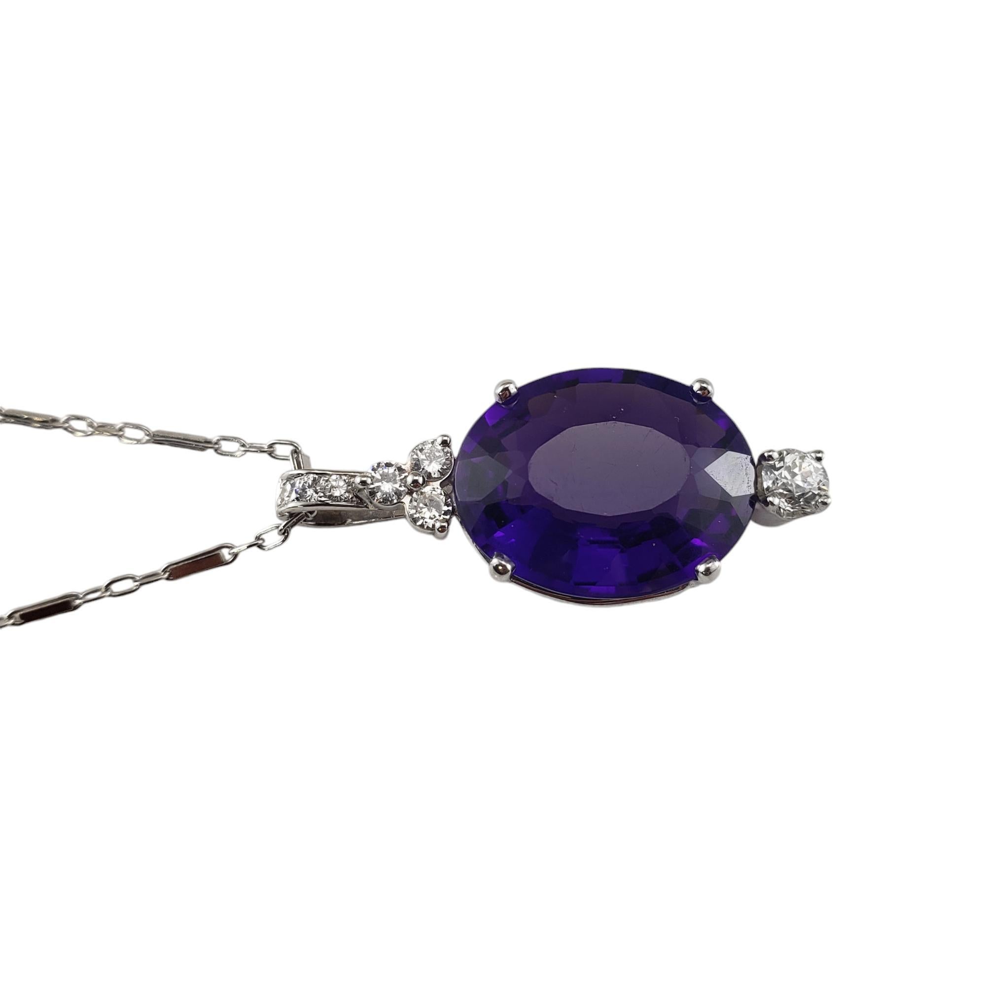 Taille ovale Collier pendentif en or blanc 14 carats avec améthyste et diamant  #18549 en vente