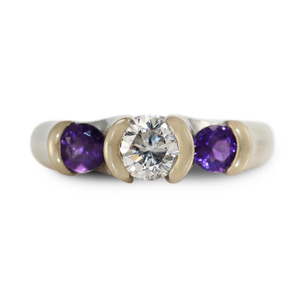 Anillo de oro blanco de 14 quilates con amatista y diamante 0,50 ct