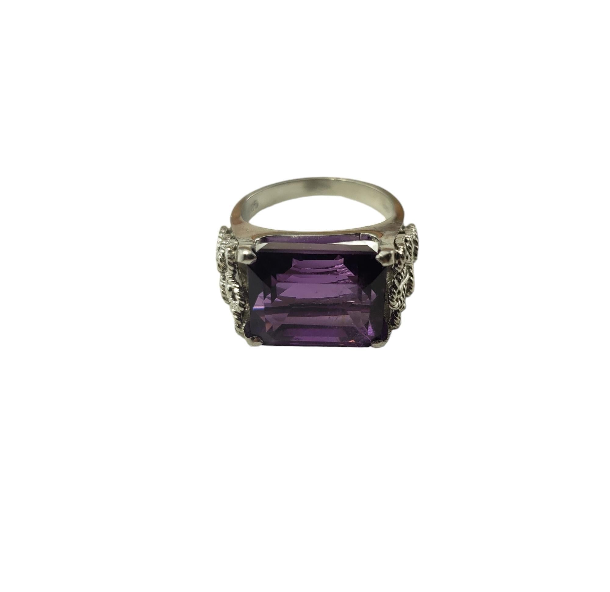 Vintage 14K White Gold Amethyst Ring size 6.75 JAGi Certifed-

This elegant ring features one emerald cut amethyst  (12.9 mm x 10.5 mm) set in beautifully detailed 14K white gold.  Shank: 2.4 mm.

Ring size: 6.75

Stamped: 585 14K

Weight: 8.0 gr./