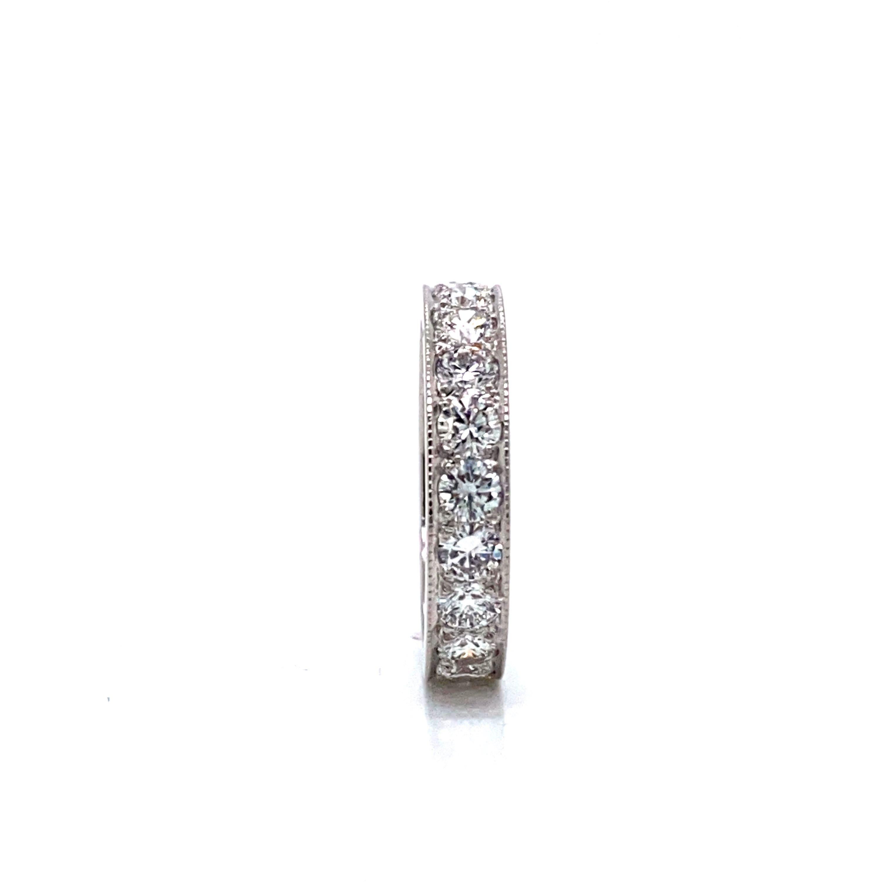 14k White Gold and 2cttw Diamond Eternity Band Ring Size 5.75

Condition:  Excellent Condition, Professionally Cleaned and Polished
Metal:  14k Gold (Marked, and Professionally Tested)
Weight:  5g
Diamonds:  Round Brilliant Diamonds 2cttw (Each
