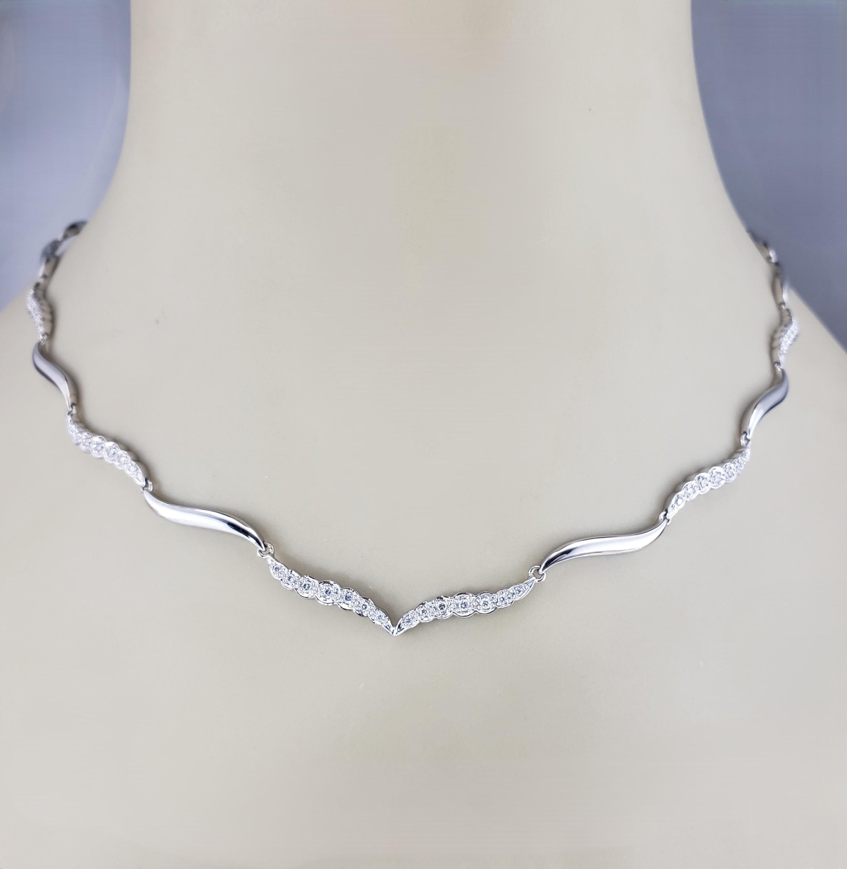 Collier en or blanc 14K et diamants #23297 Pour femmes en vente