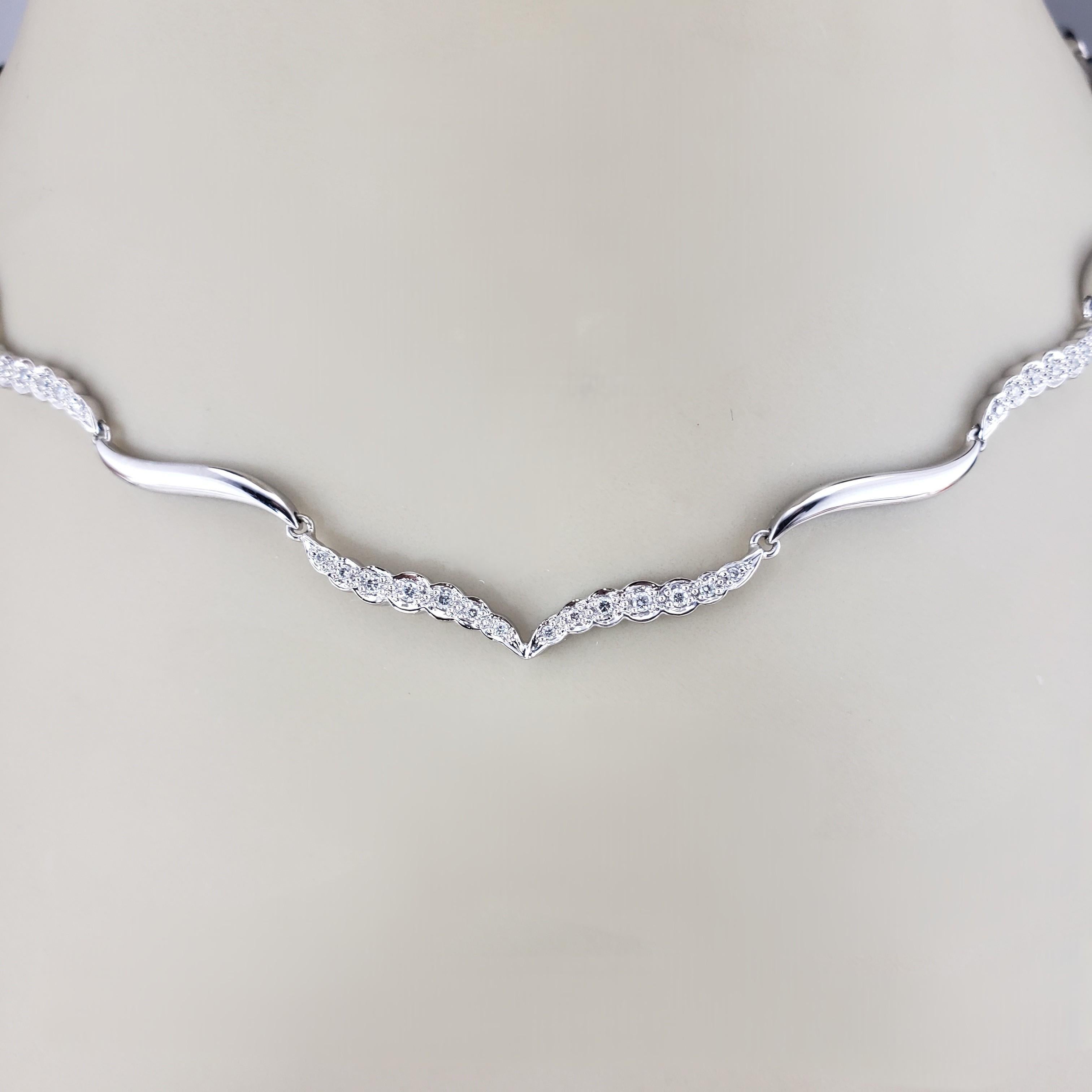 Collier en or blanc 14K et diamants #23297 en vente 1