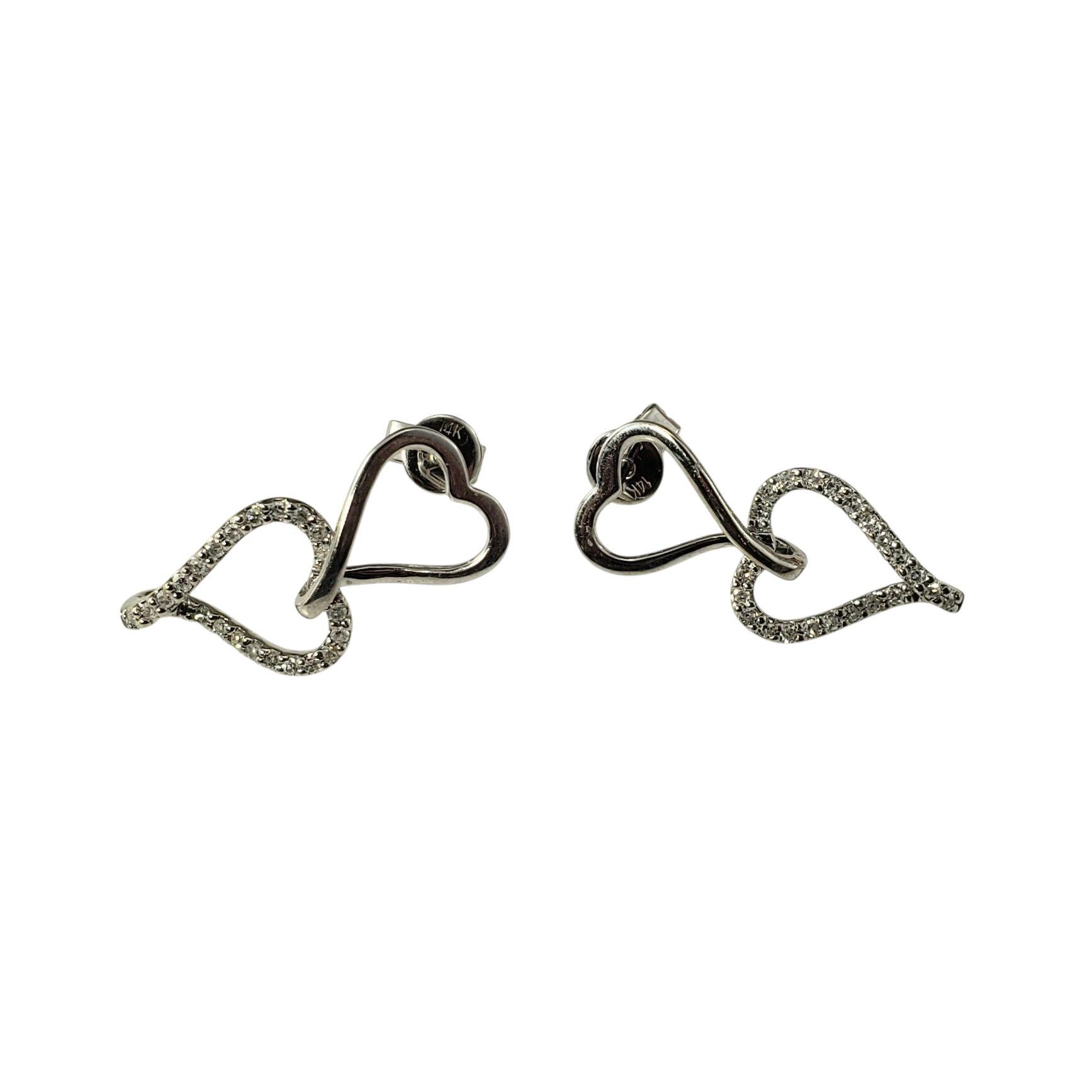 Orecchini a cuore con diamanti e oro bianco 14K #23189