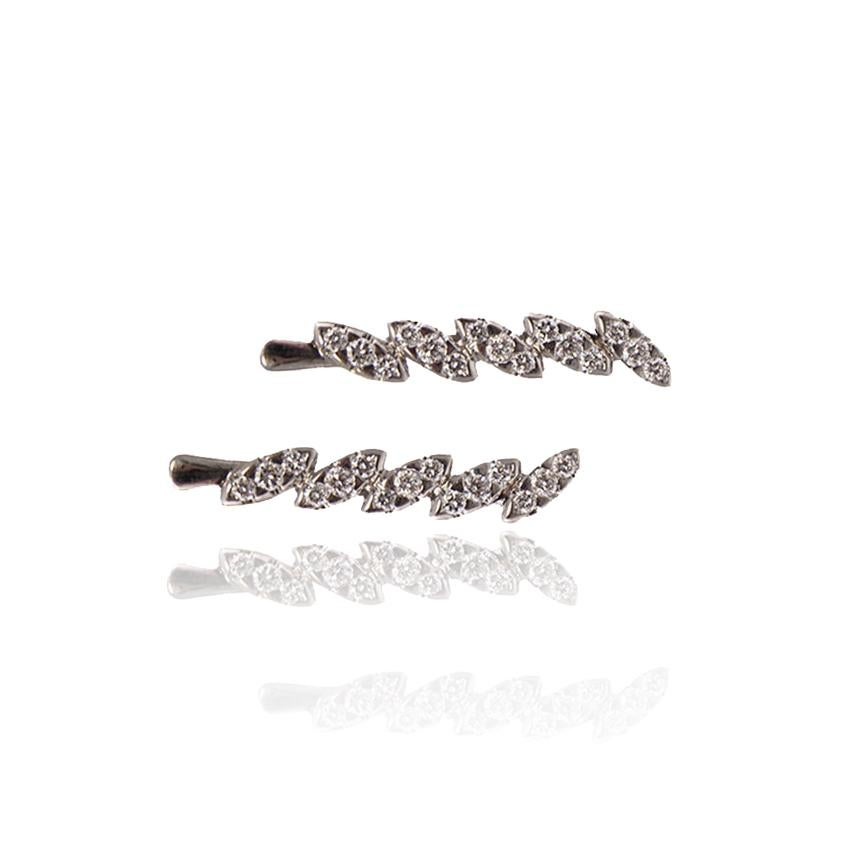 Round Cut 14 Karat White Gold and Diamond Drop Earrings For Sale