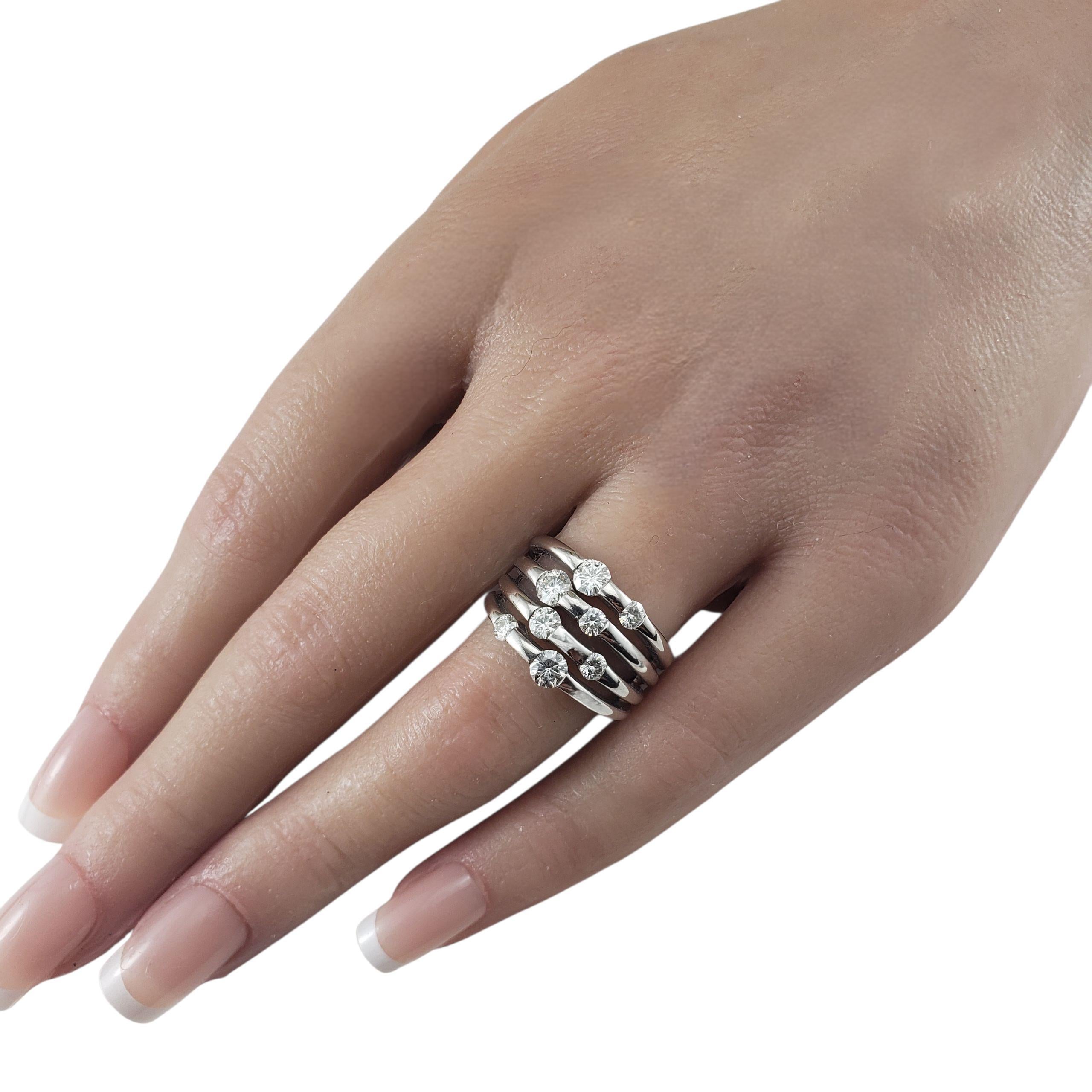 Anello a più file in oro bianco 14K e moissanite misura 7,5 #23016 in vendita 3