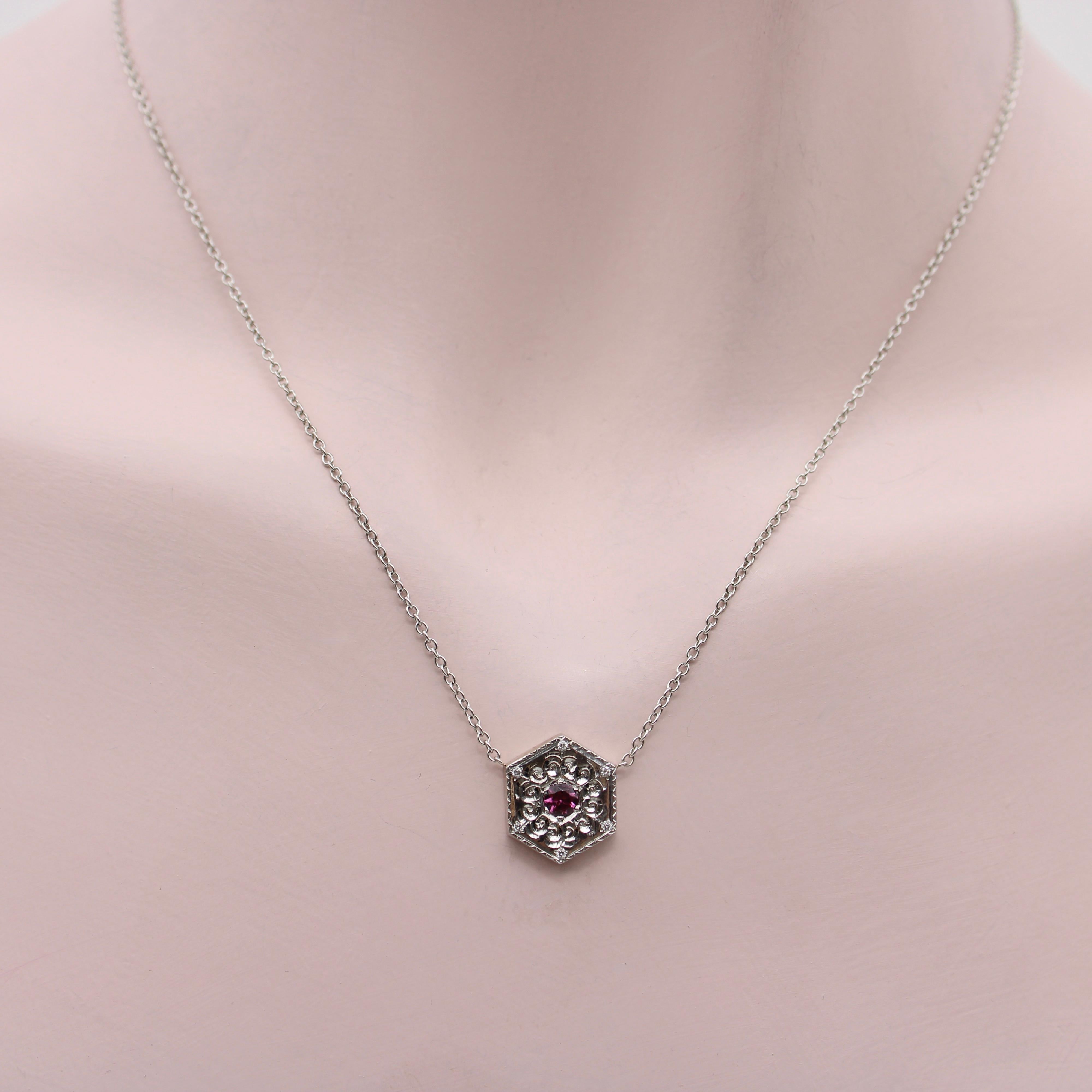 14K White Gold and Pink Tourmaline Medallion Necklace In New Condition For Sale In Venice, CA