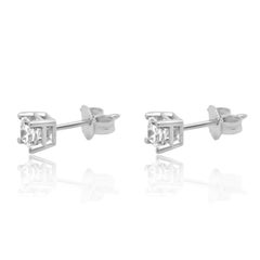Boucles d'oreilles en or blanc 14 carats, serties de diamants taille princesse à griffes
