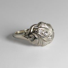 14 Karat Weißgold Antiker Diamantring mit 0,10 Karat