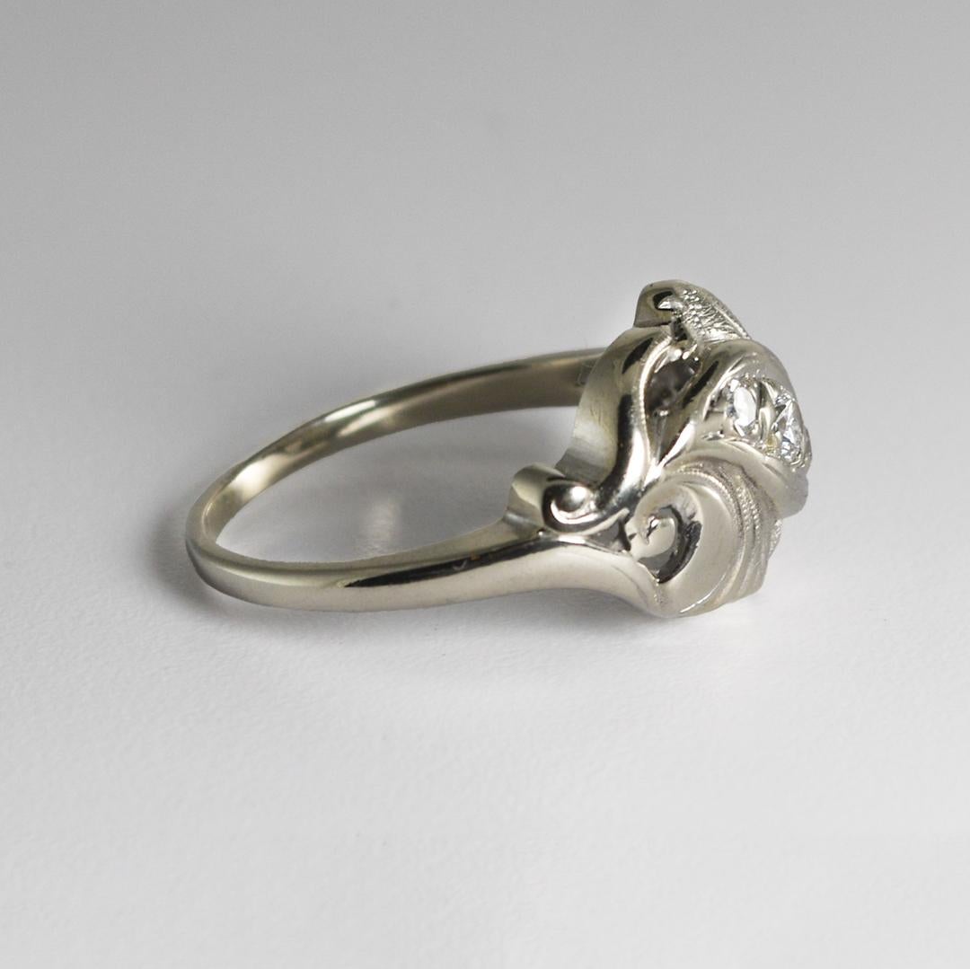 Round Cut 14K White Gold Antique Diamond Ring 0.10ct For Sale