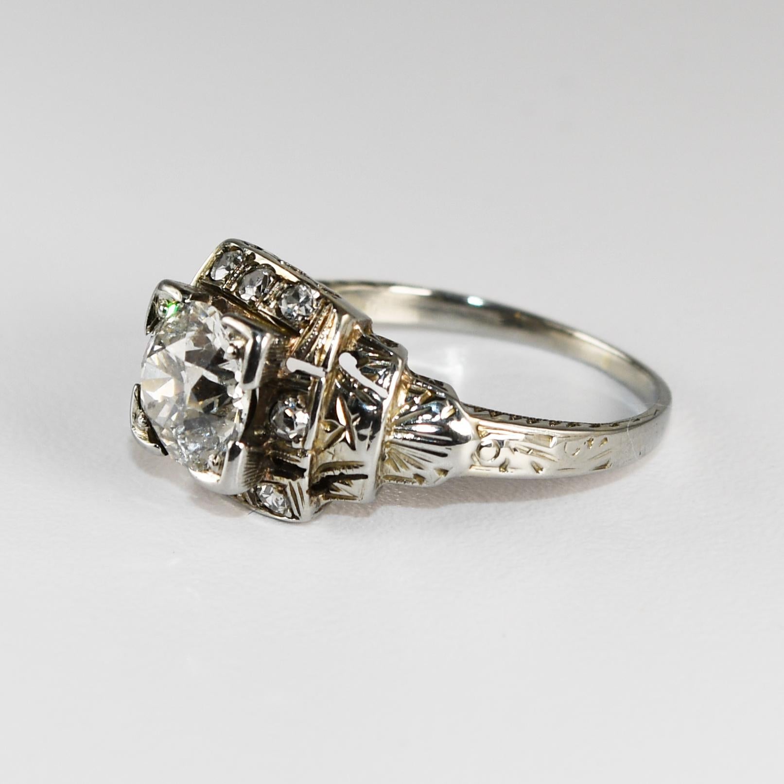 Anillo de diamantes antiguos de oro blanco de 14 quilates 1,20 ct en venta 1