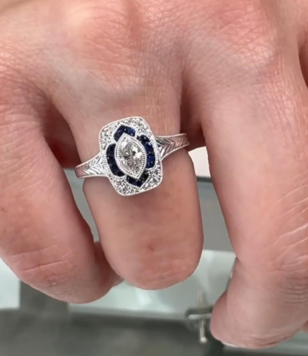 Antiker inspirierter Ring aus 14 Karat Weißgold mit Diamant und Saphir im Angebot 4