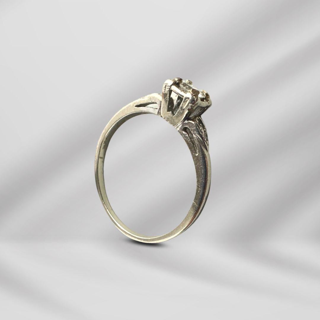 14 Karat Weißgold Antiker Ring mit Diamanten aus dem 19. Jahrhundert für Damen Größe: 7,25 im Zustand „Hervorragend“ im Angebot in Jacksonville, FL