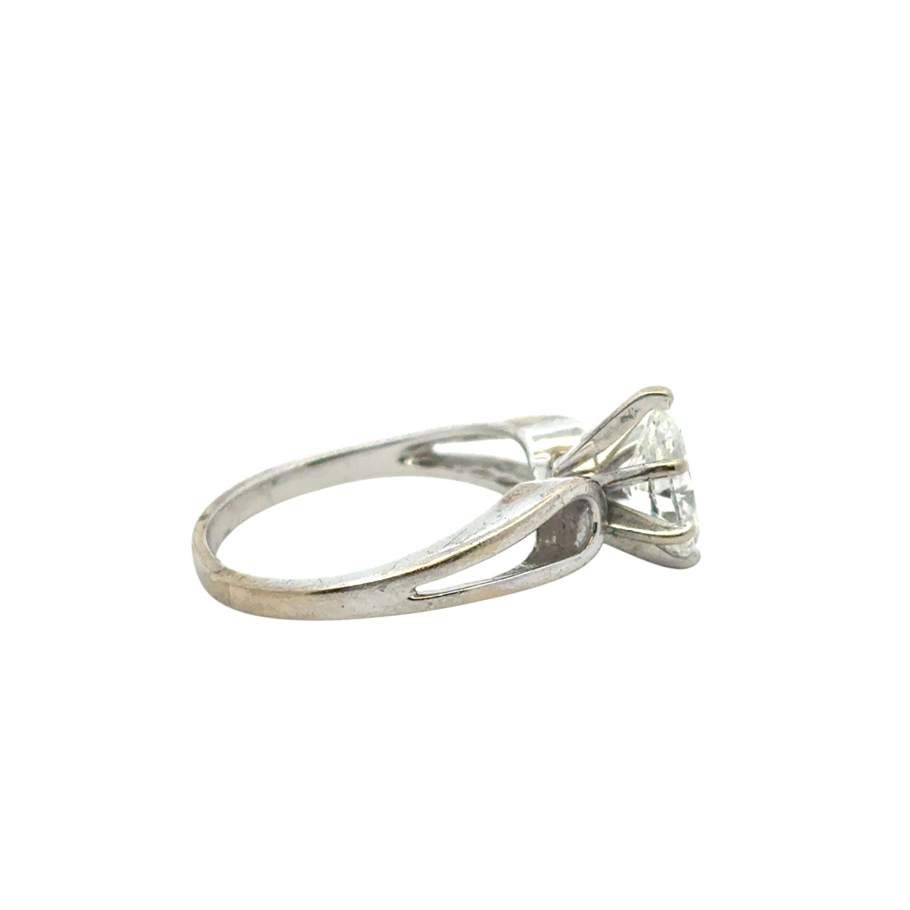 14k White Gold approx. 0.75 ct Natural Marquise Diamond Ring in vendita 6