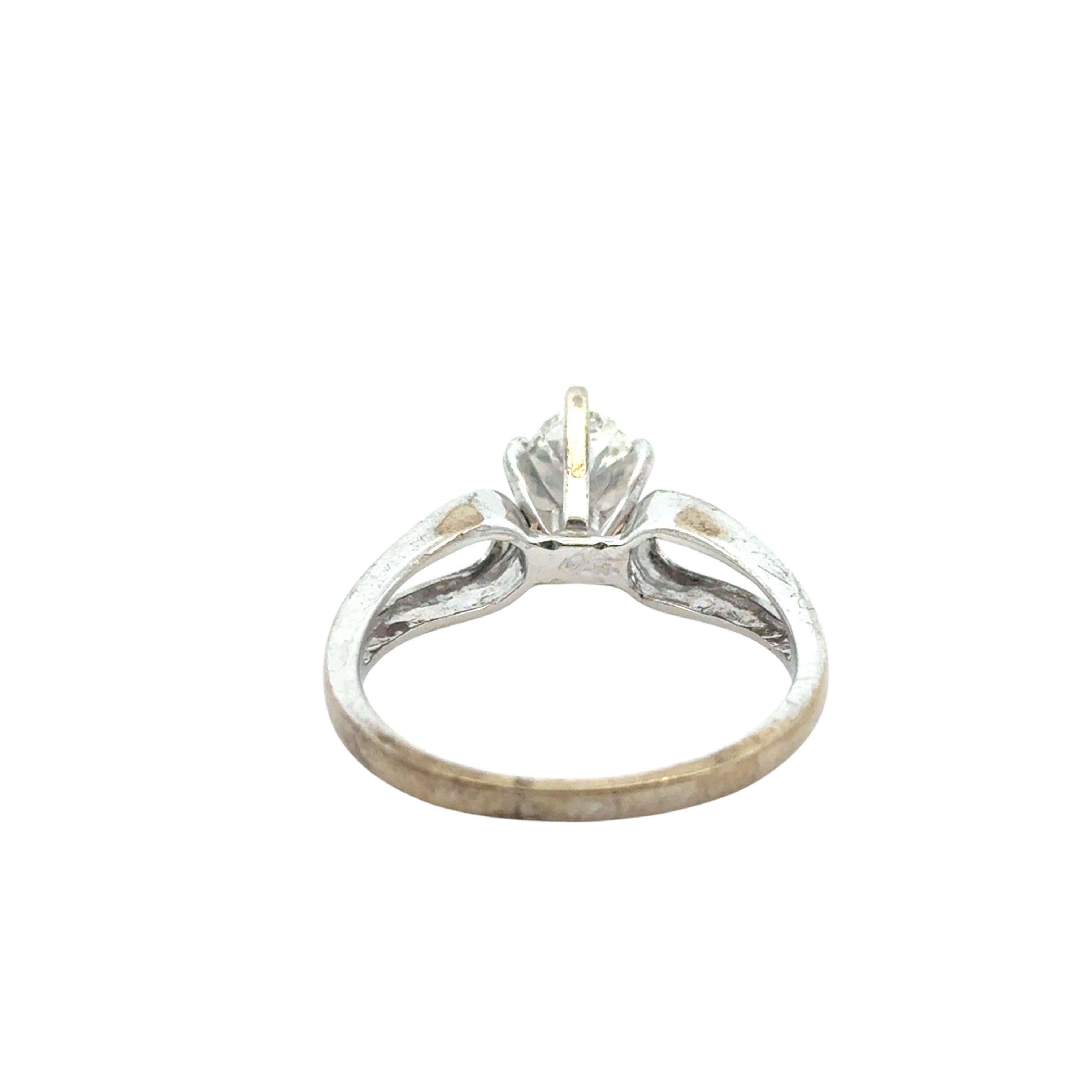 14k White Gold approx. 0.75 ct Natural Marquise Diamond Ring in vendita 7