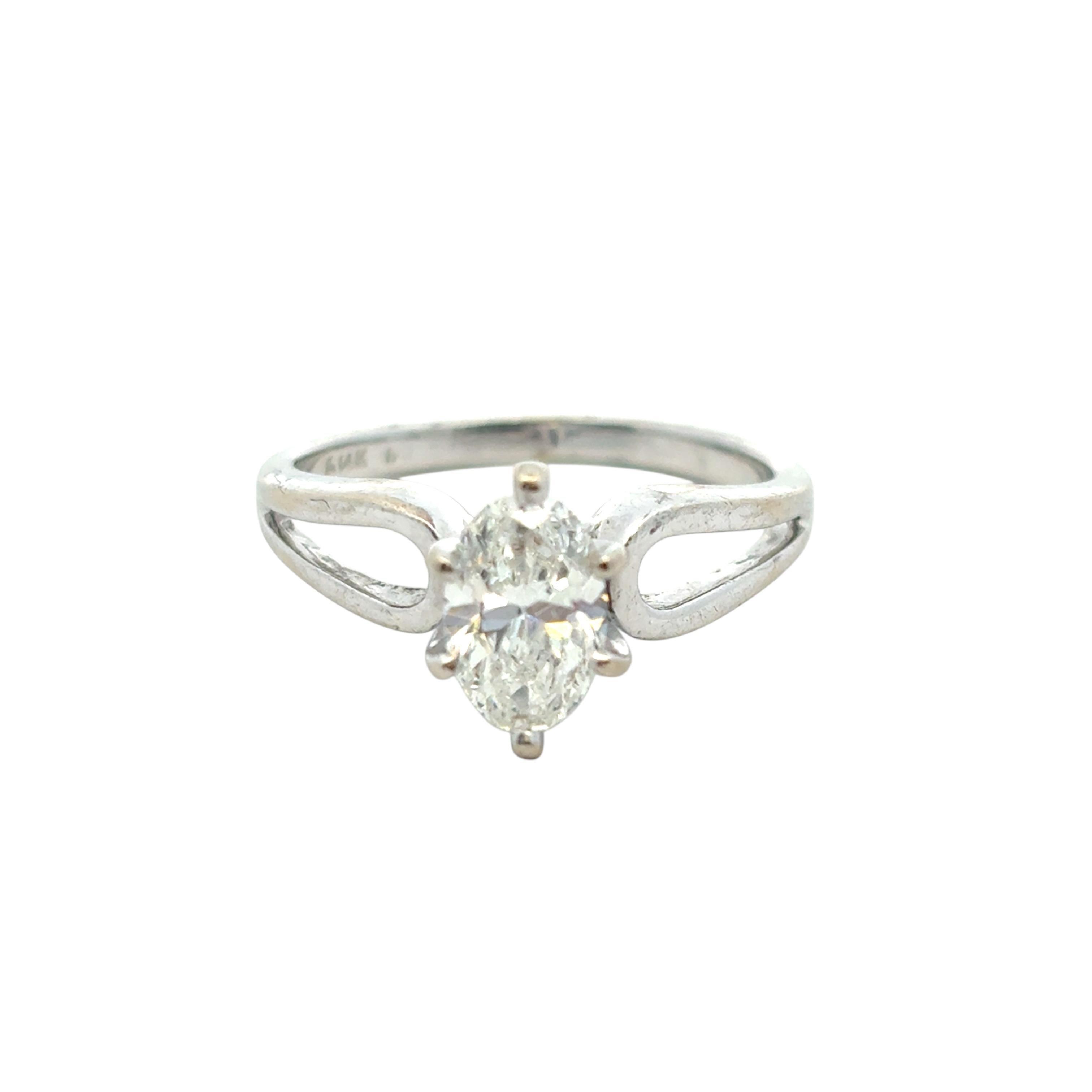 14k White Gold approx. 0.75 ct Natural Marquise Diamond Ring in vendita 9
