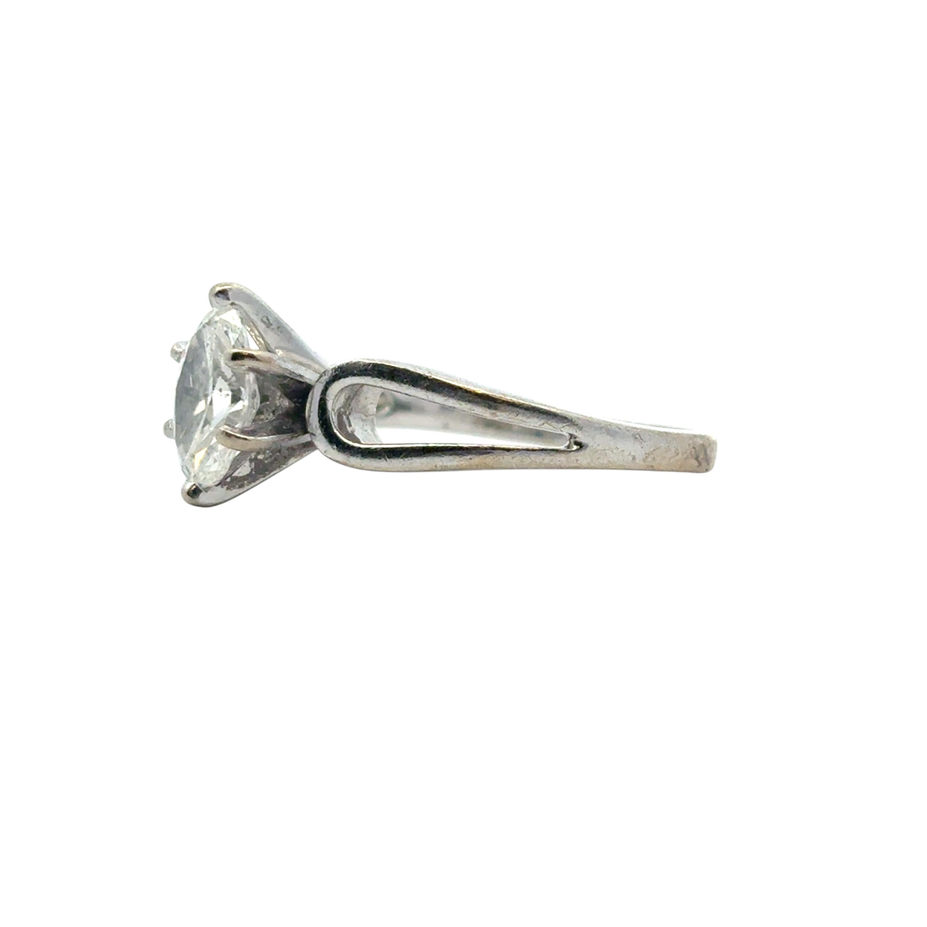 14k White Gold approx. 0.75 ct Natural Marquise Diamond Ring in vendita 3