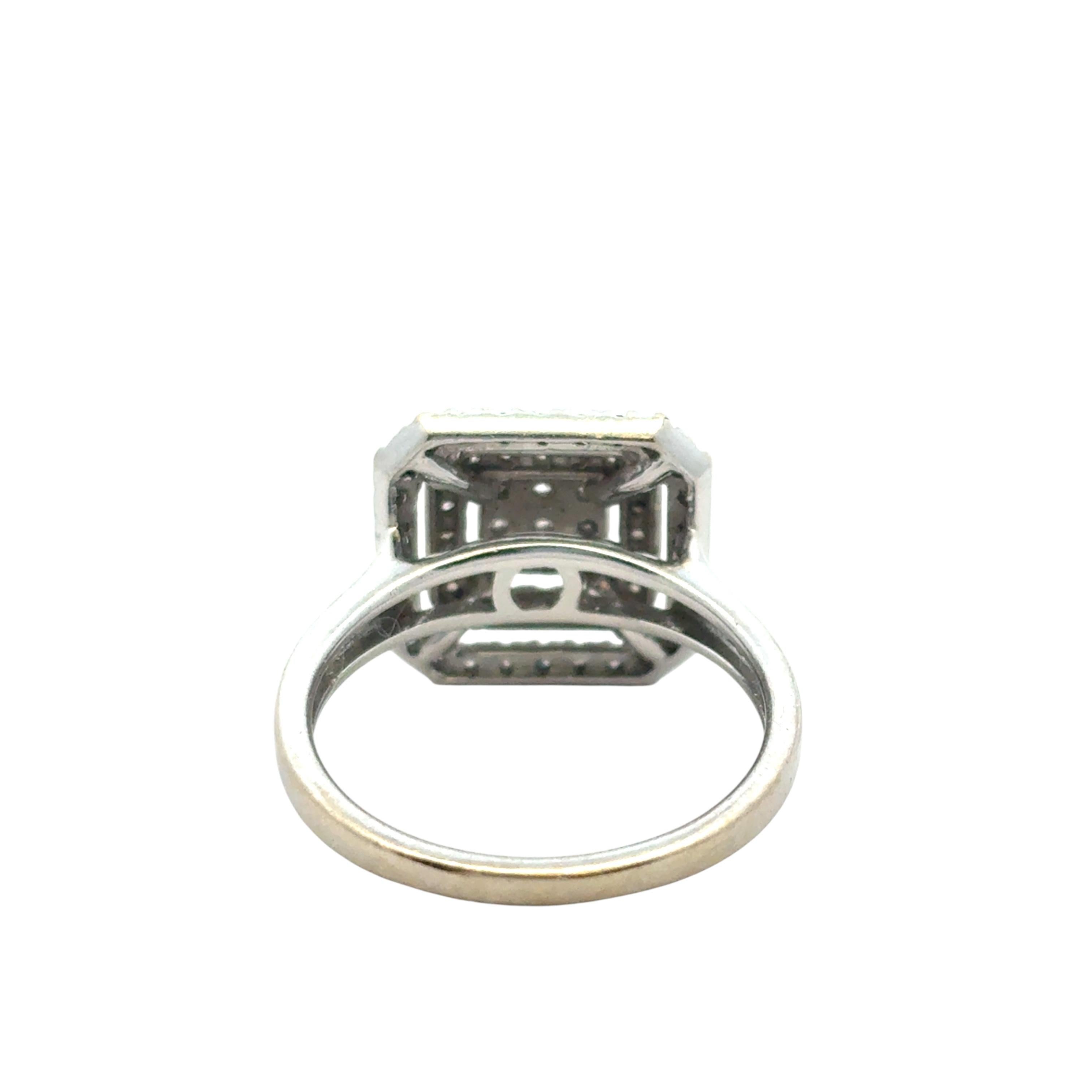 14k White Gold approx. 1.7ctw Round Pave Diamond Square Ring en vente 8
