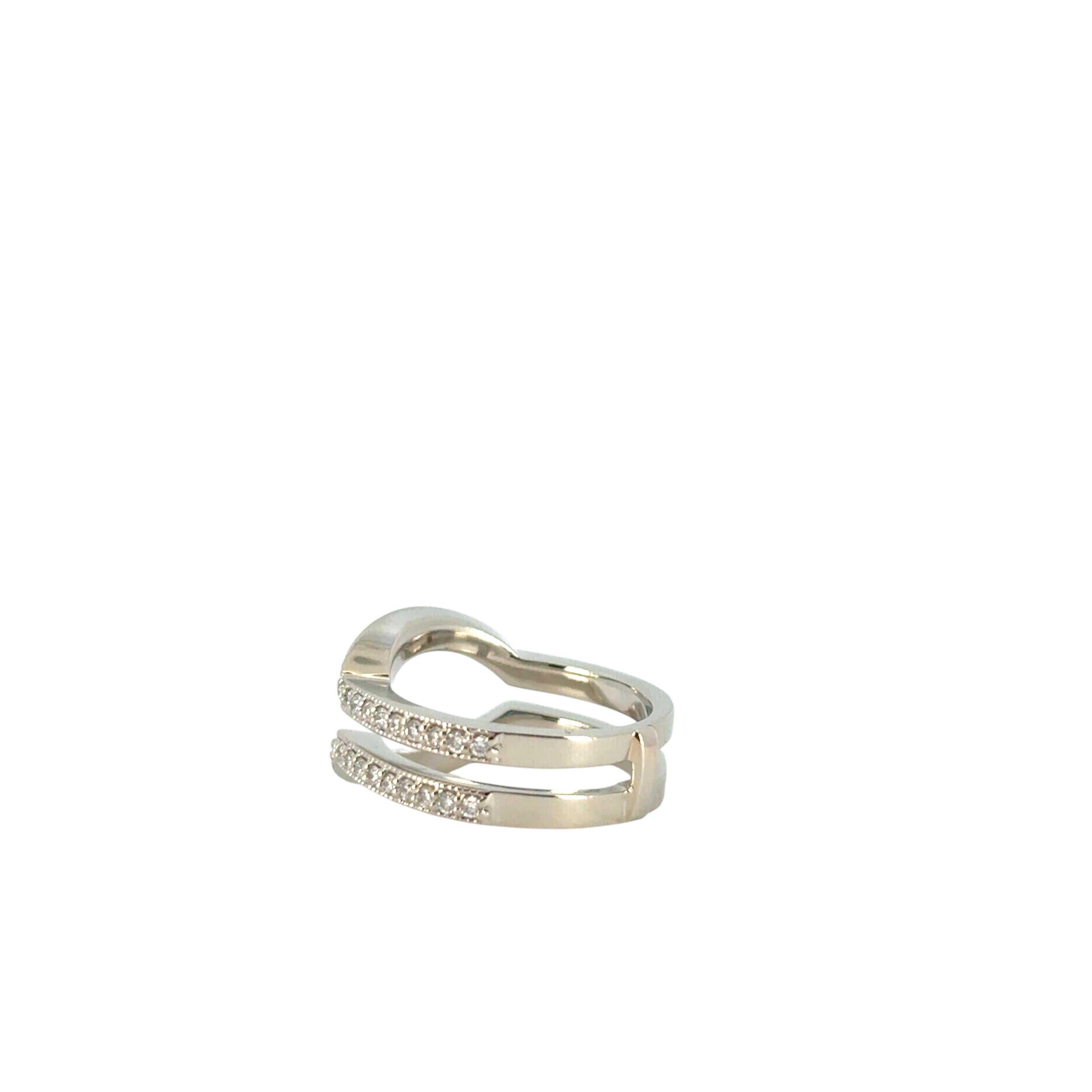 Bague en or blanc 14 carats mettant en valeur un diamant naturel d'environ 0,5 carat en vente 4