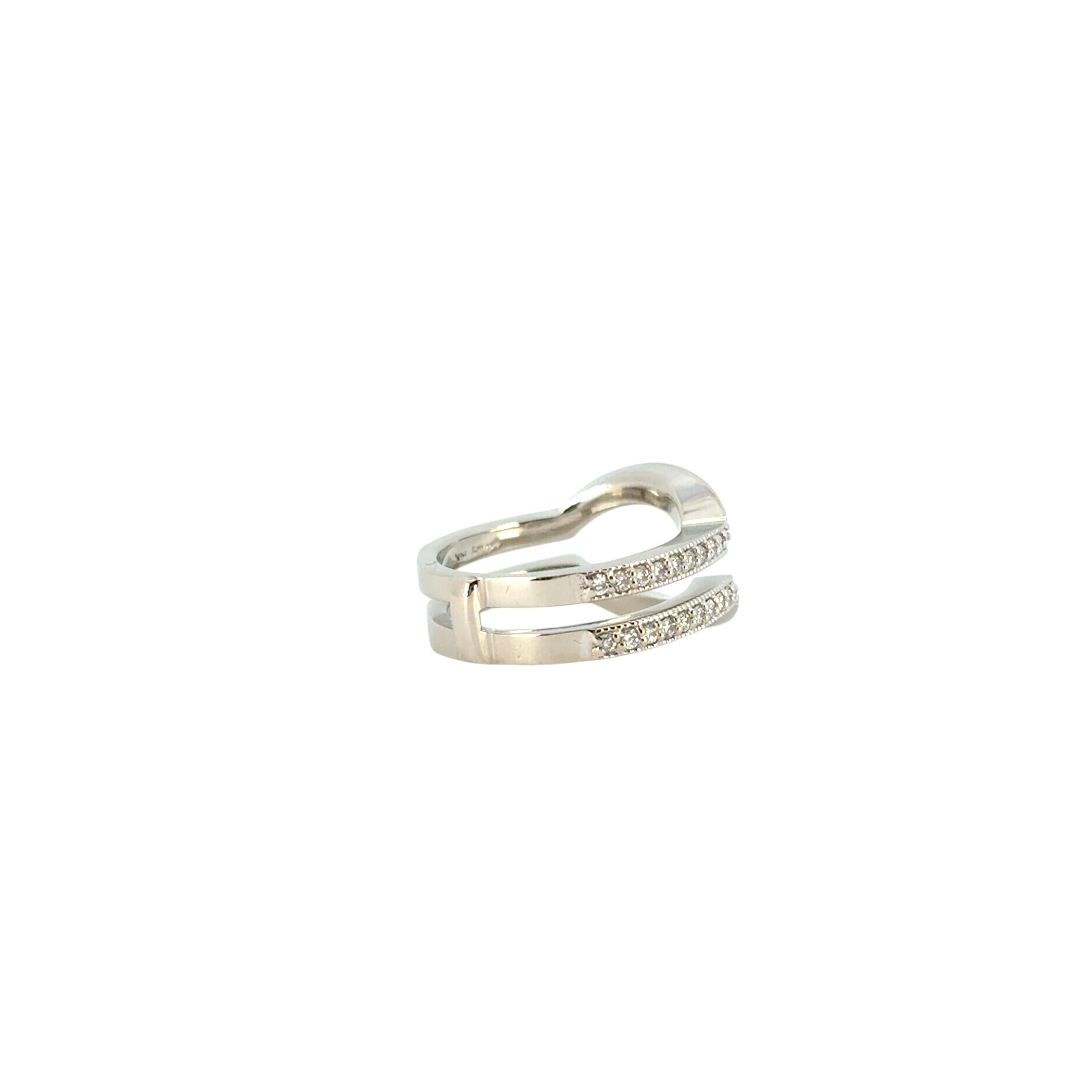 Bague en or blanc 14 carats mettant en valeur un diamant naturel d'environ 0,5 carat en vente 1