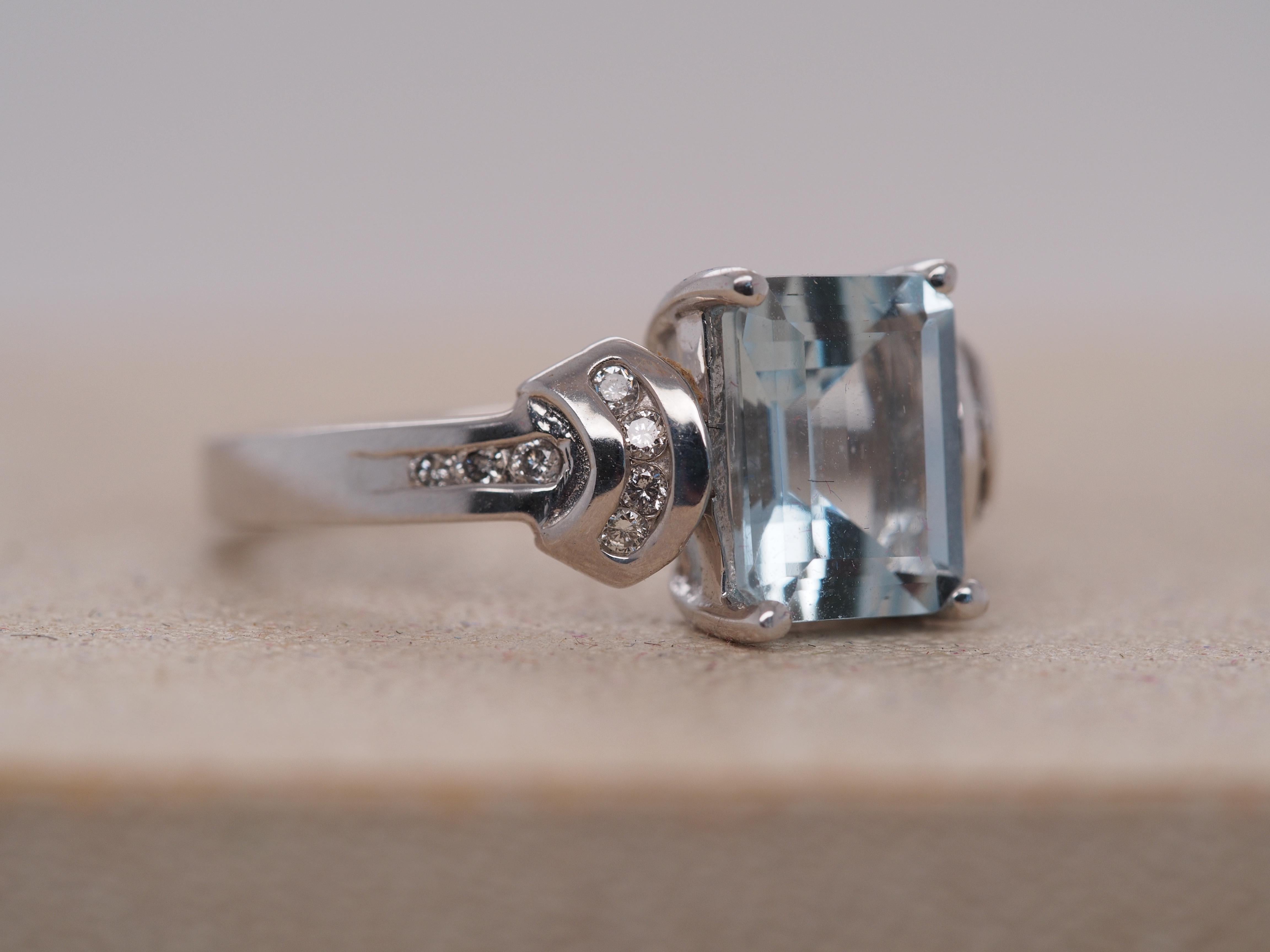Contemporary 14k White Gold Aquamarine and Diamond Engagement Ring For Sale