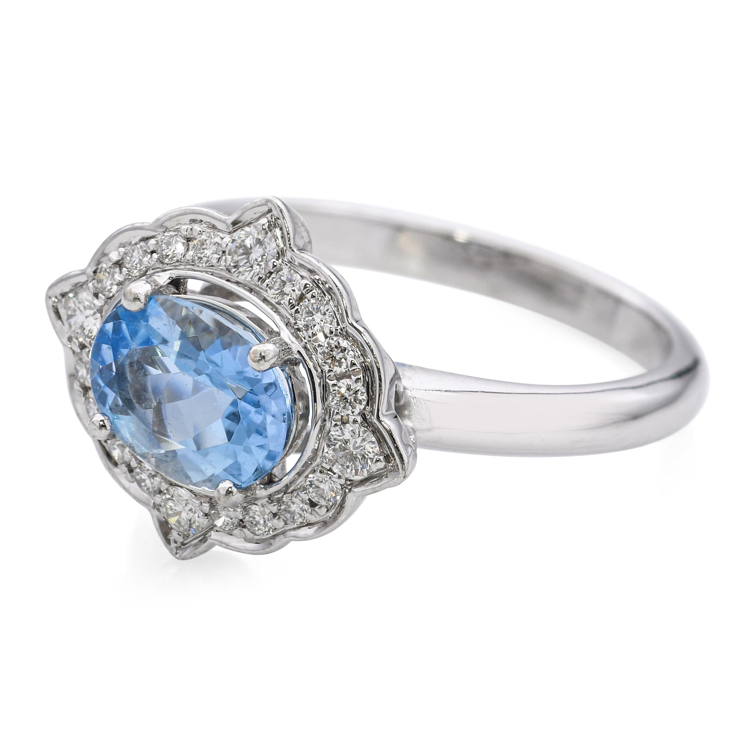 Anillo Halo de Aguamarina y Diamante en Oro Blanco de 14k en Bueno estado para la venta en New York, NY