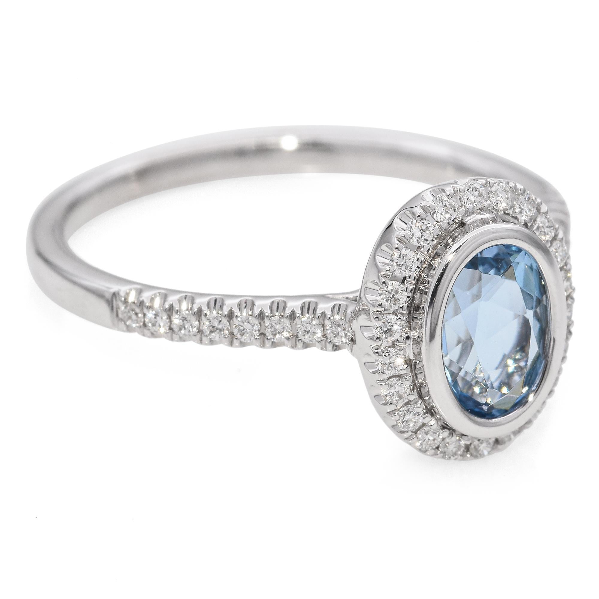 Donna Anello aureola con acquamarina e diamante in oro bianco 14k in vendita