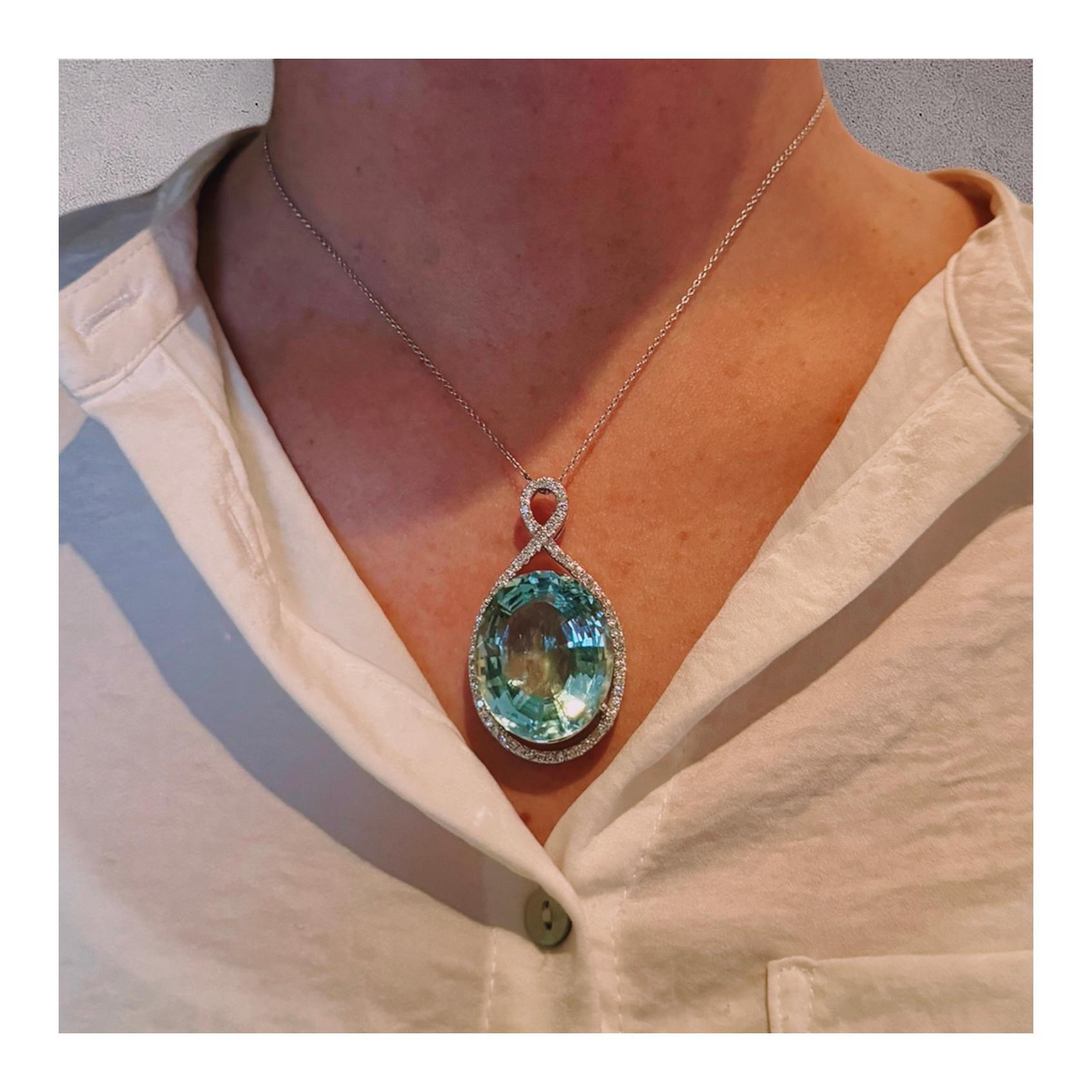 14K White Gold Aquamarine and Diamond Pendant In Good Condition For Sale In Beverly Hills, CA